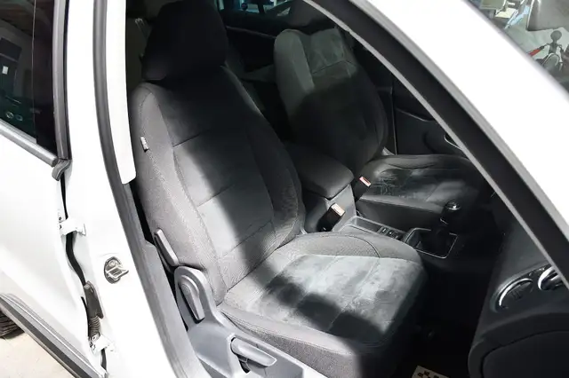Volkswagen Tiguan view 11