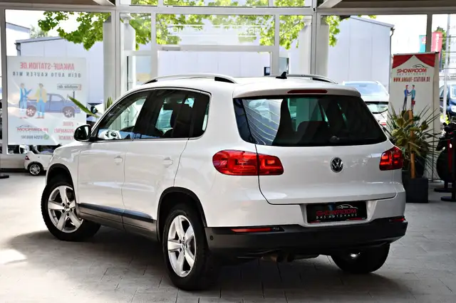 Volkswagen Tiguan view 2