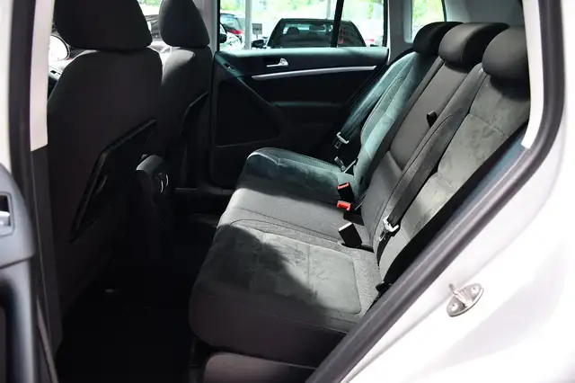 Volkswagen Tiguan view 12