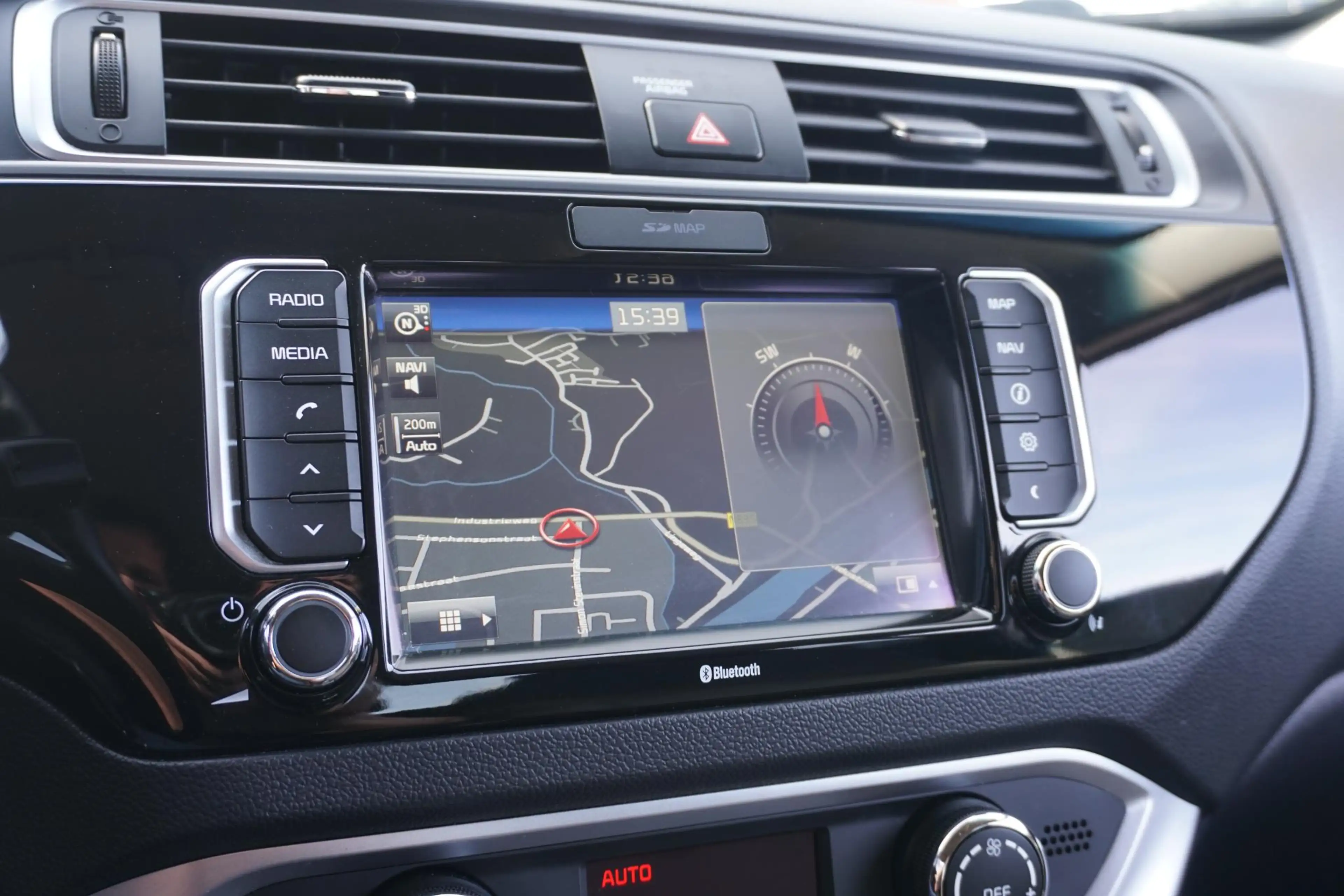 Kia Rio 1.2 CVVT DynamicLine + CAMERA / CLIMATE CONTROL / — photo 9