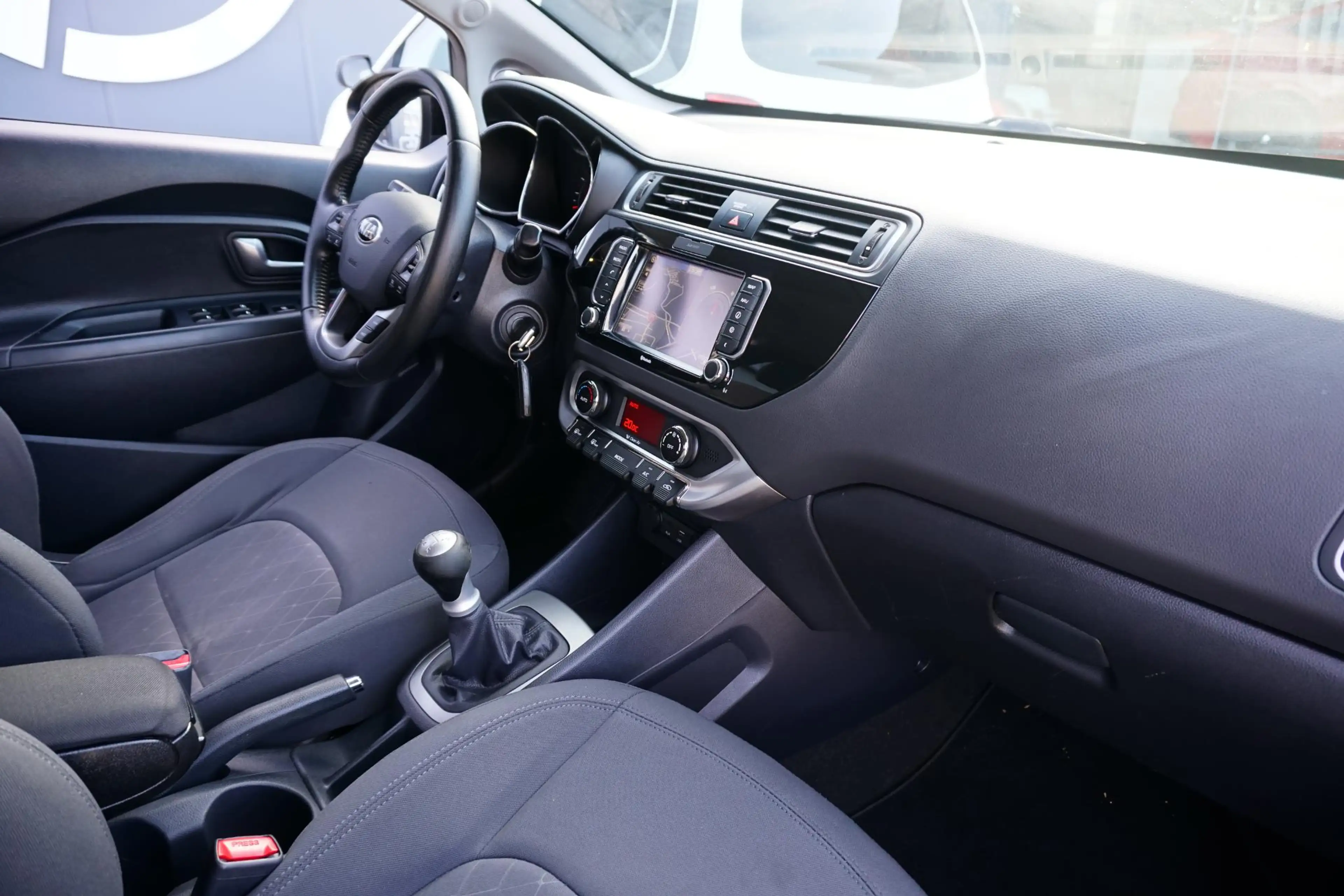 Kia Rio 1.2 CVVT DynamicLine + CAMERA / CLIMATE CONTROL / — photo 10