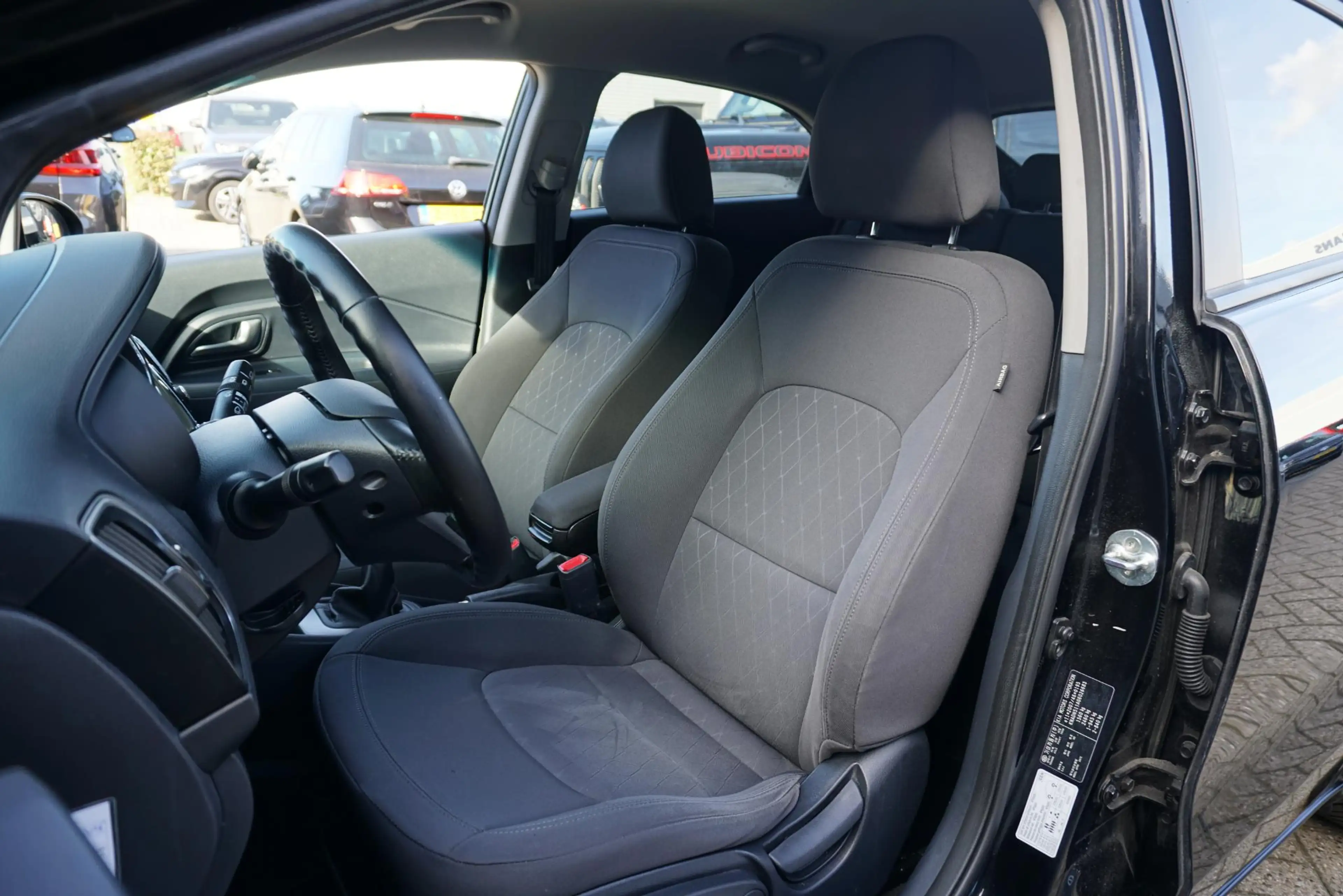 Kia Rio 1.2 CVVT DynamicLine + CAMERA / CLIMATE CONTROL / — photo 8
