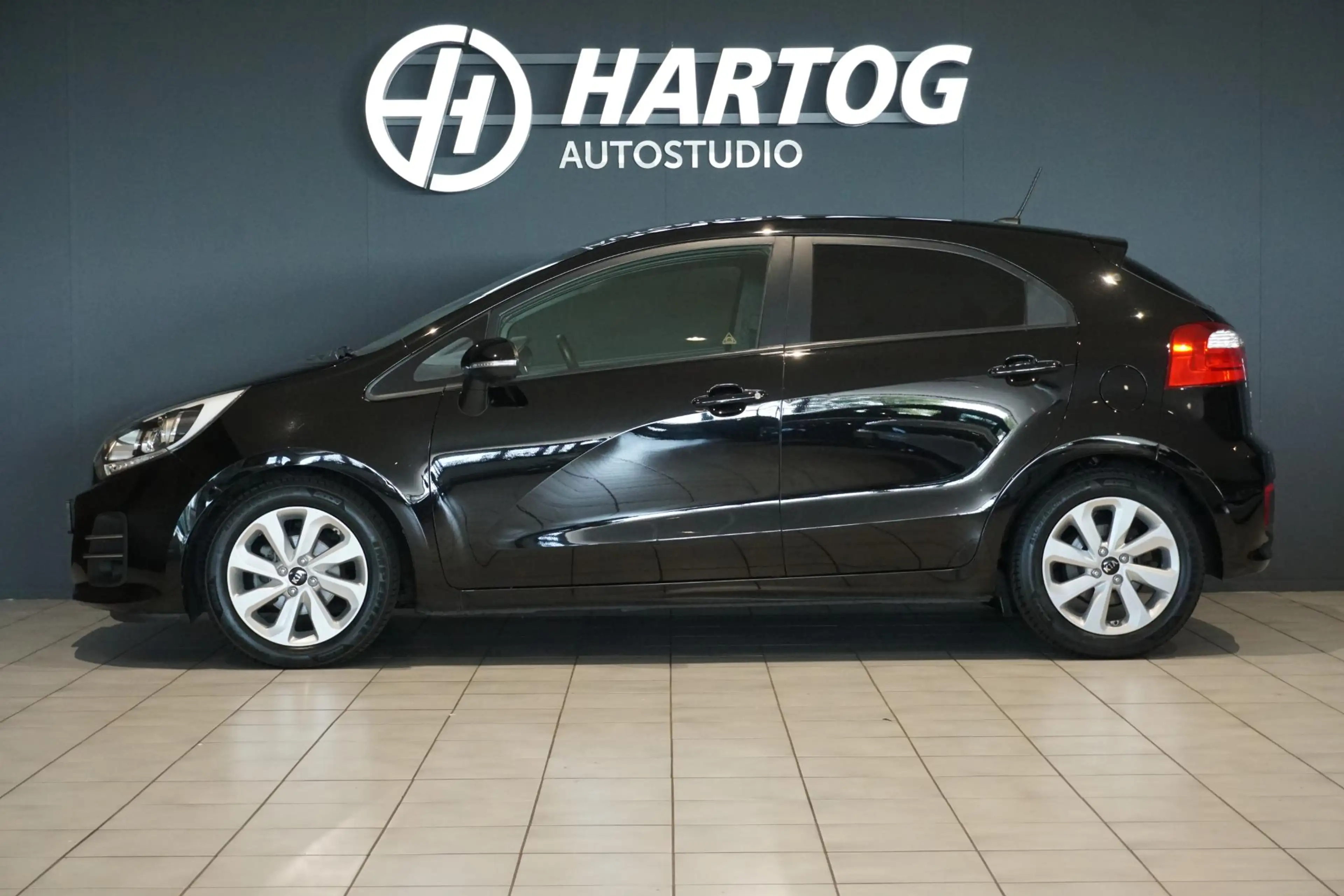 Kia Rio 1.2 CVVT DynamicLine + CAMERA / CLIMATE CONTROL / — photo 6