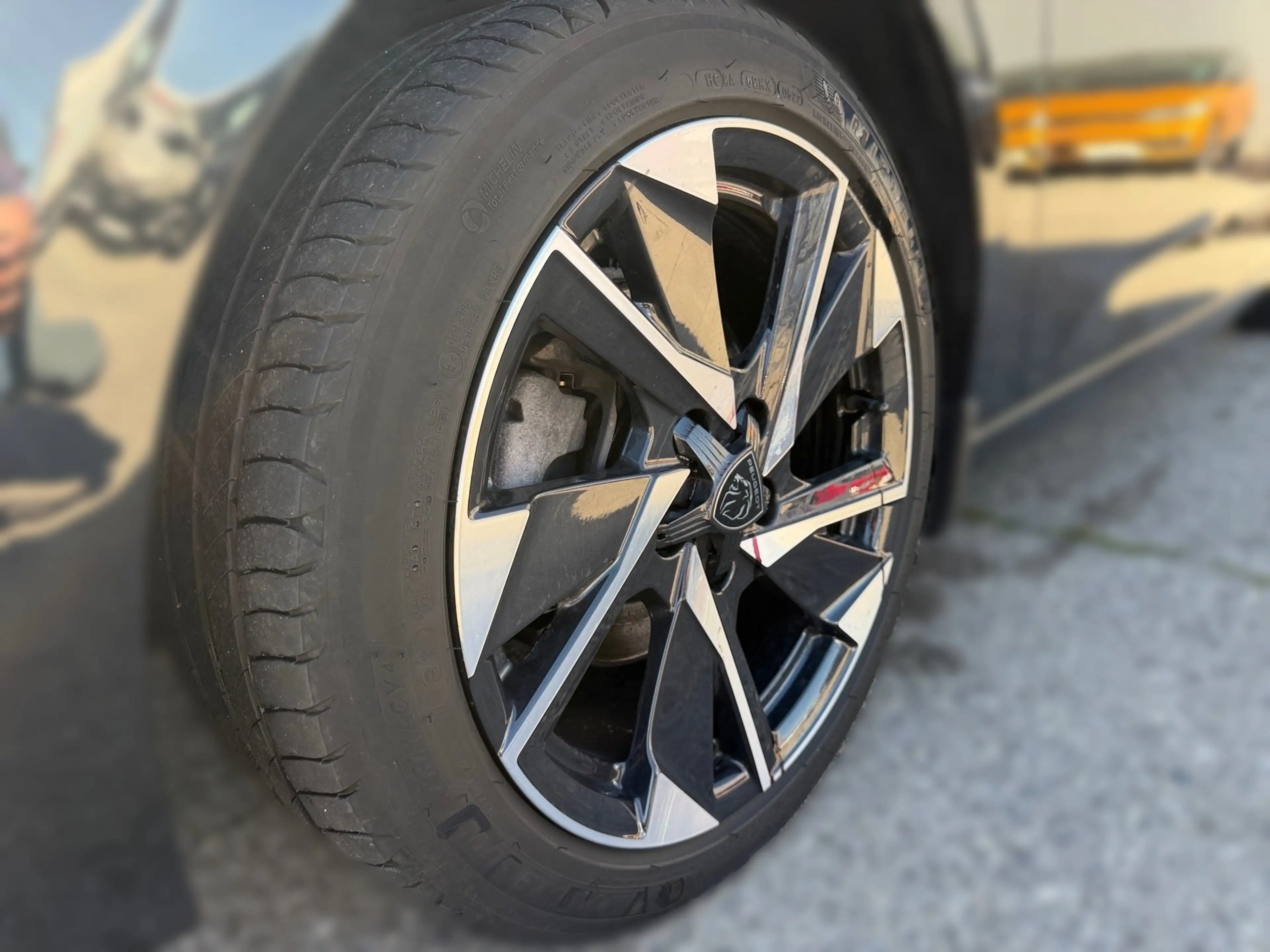Peugeot 308 Allure Pack 130S&S — photo 14