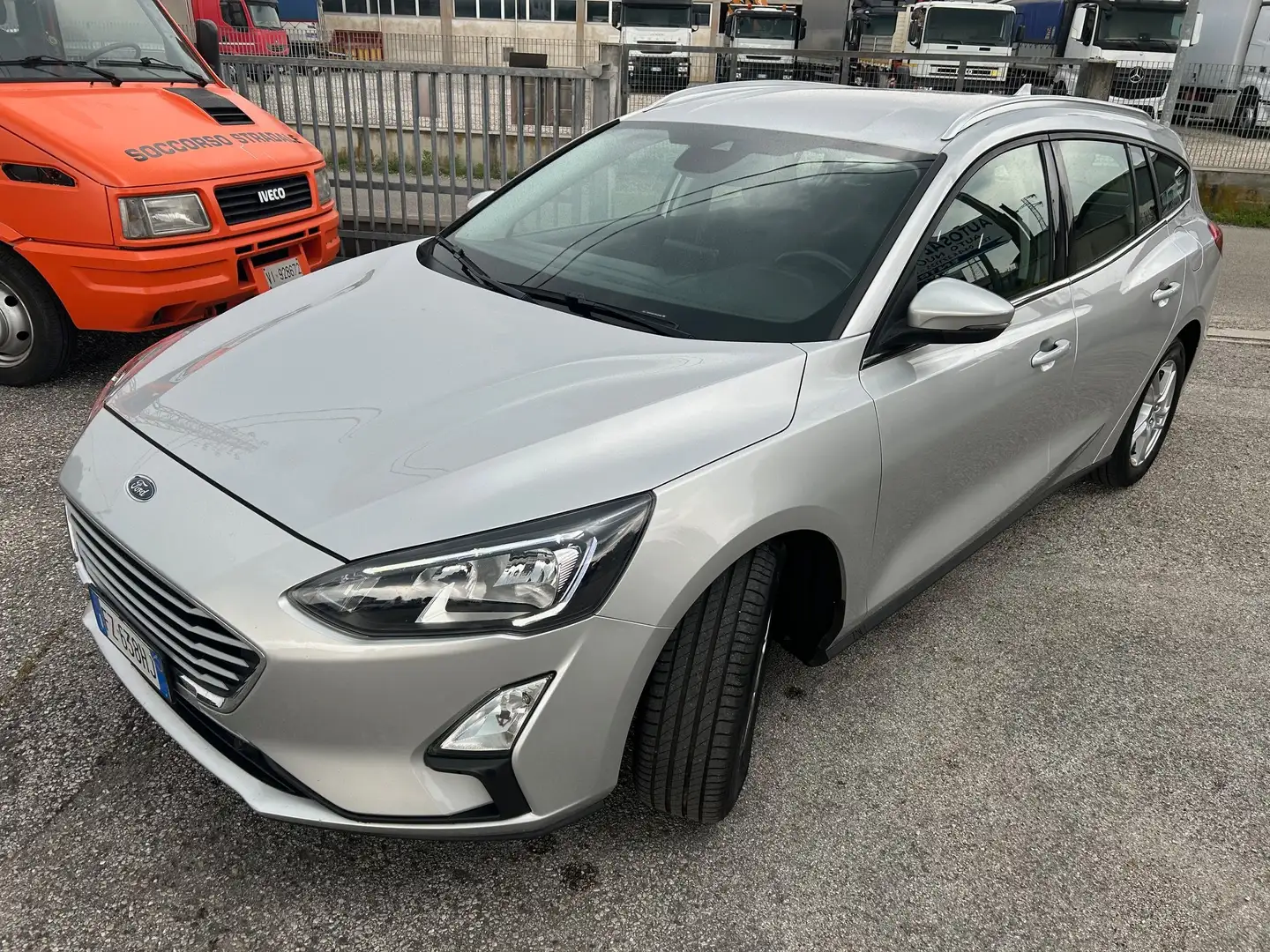 Ford Focus Focus SW 1.5 ecoblue Business Silber - 2