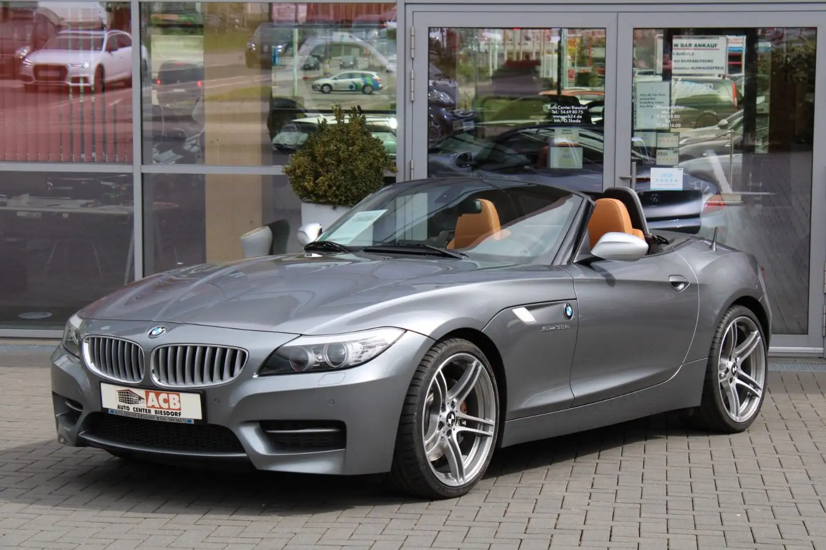 BMW Z4 Roadster sDrive 35 is  DKG*38 TKM*Navi*19"LM Grau - 2