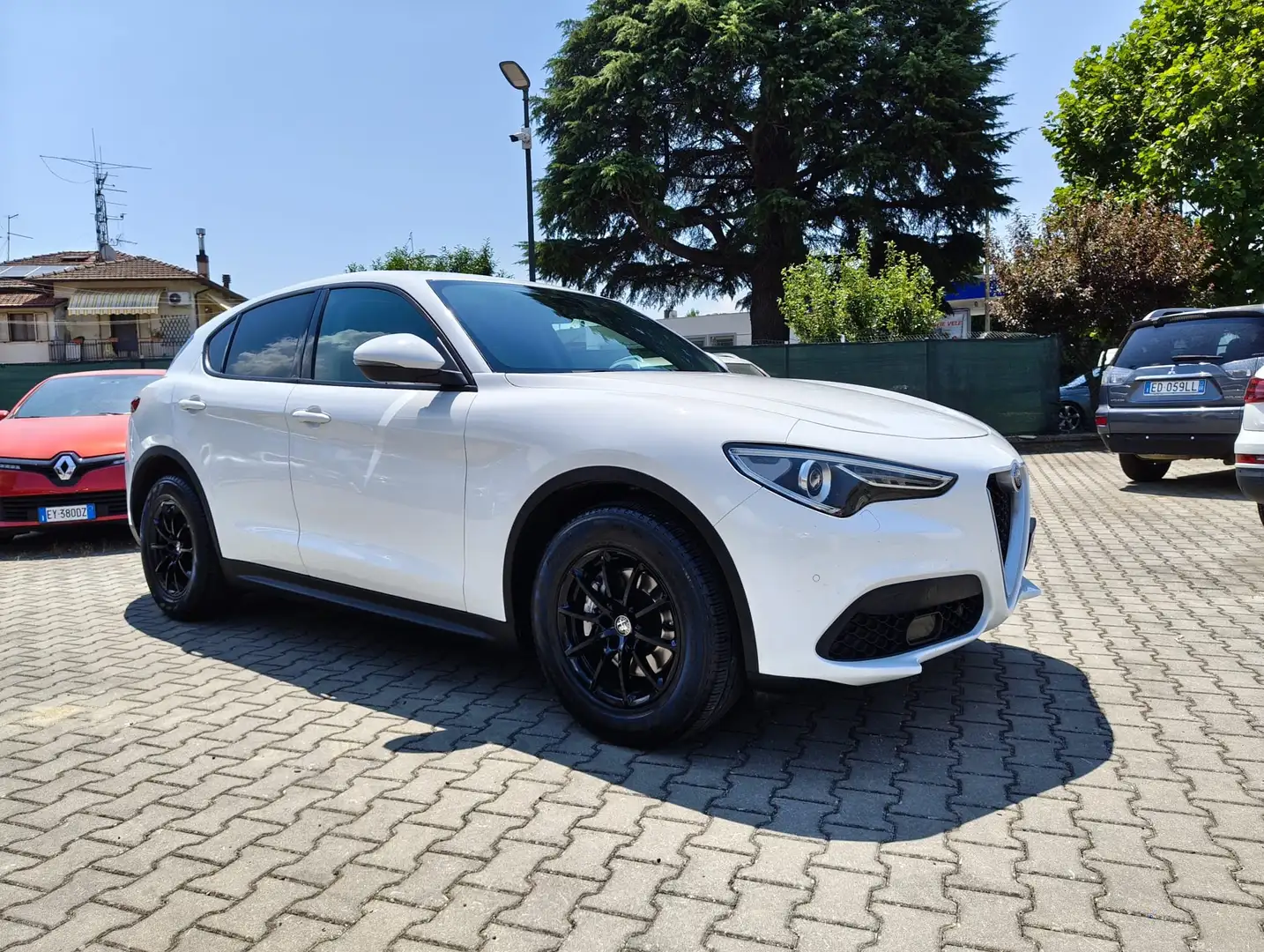 Alfa Romeo Stelvio Stelvio 2.2 t Business rwd 160cv auto AUTOCARRO N1 Bianco - 1
