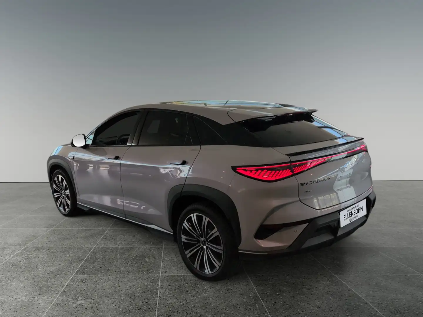 BYD Sealion 7 Excellence AWD Grau - 2