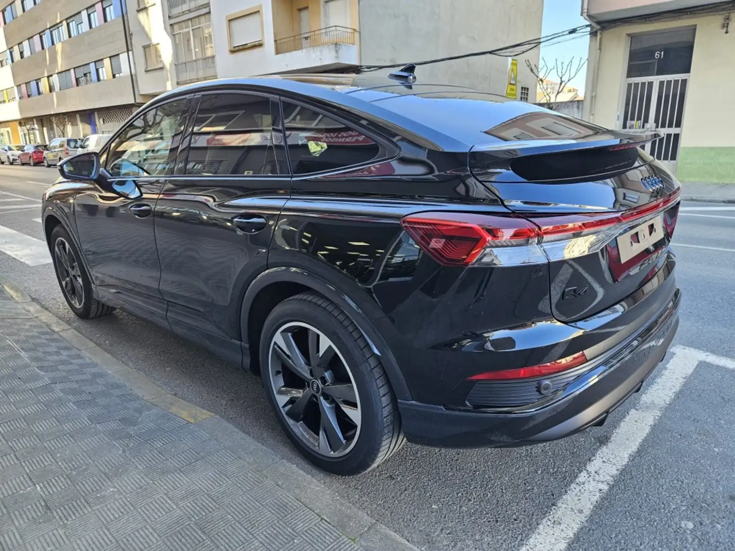 Audi Q4 e-tron Sportback 45 Genuine edition 210kW 82KWh Negro - 2