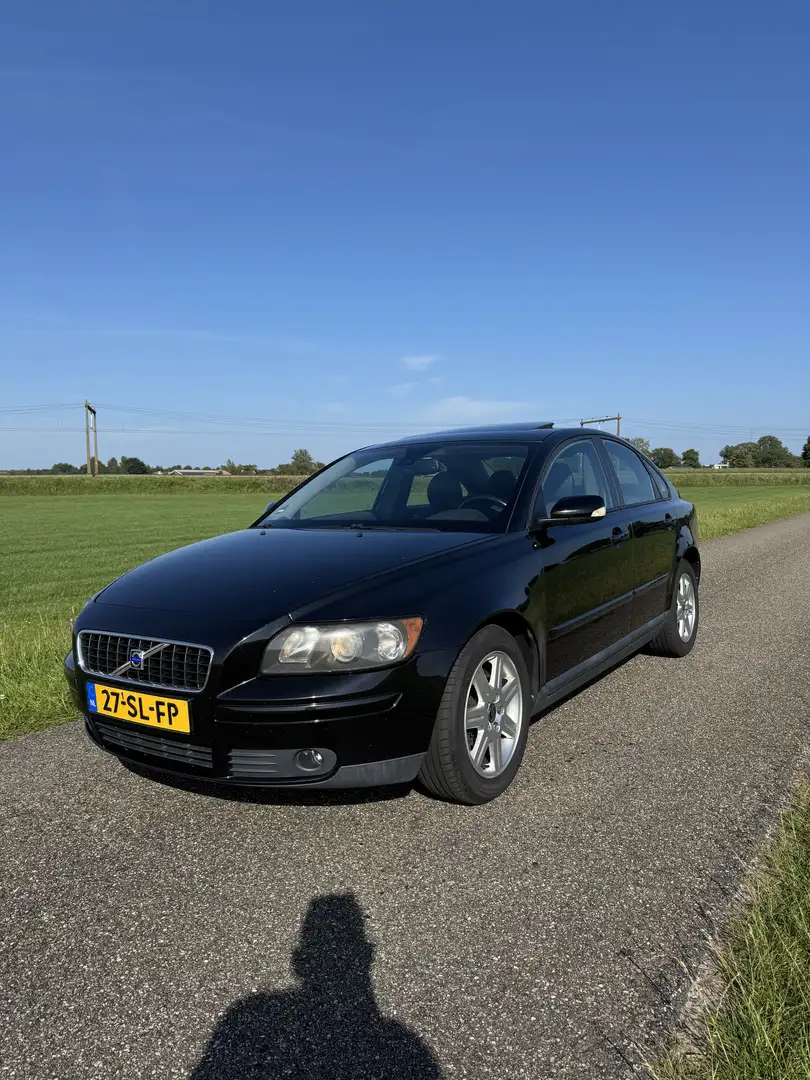 Volvo S40 2.4i Momentum Zwart - 1