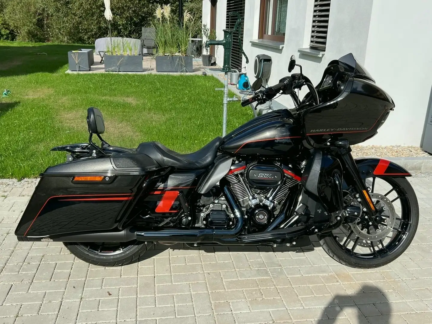 Harley-Davidson Road Glide CVO Noir - 2