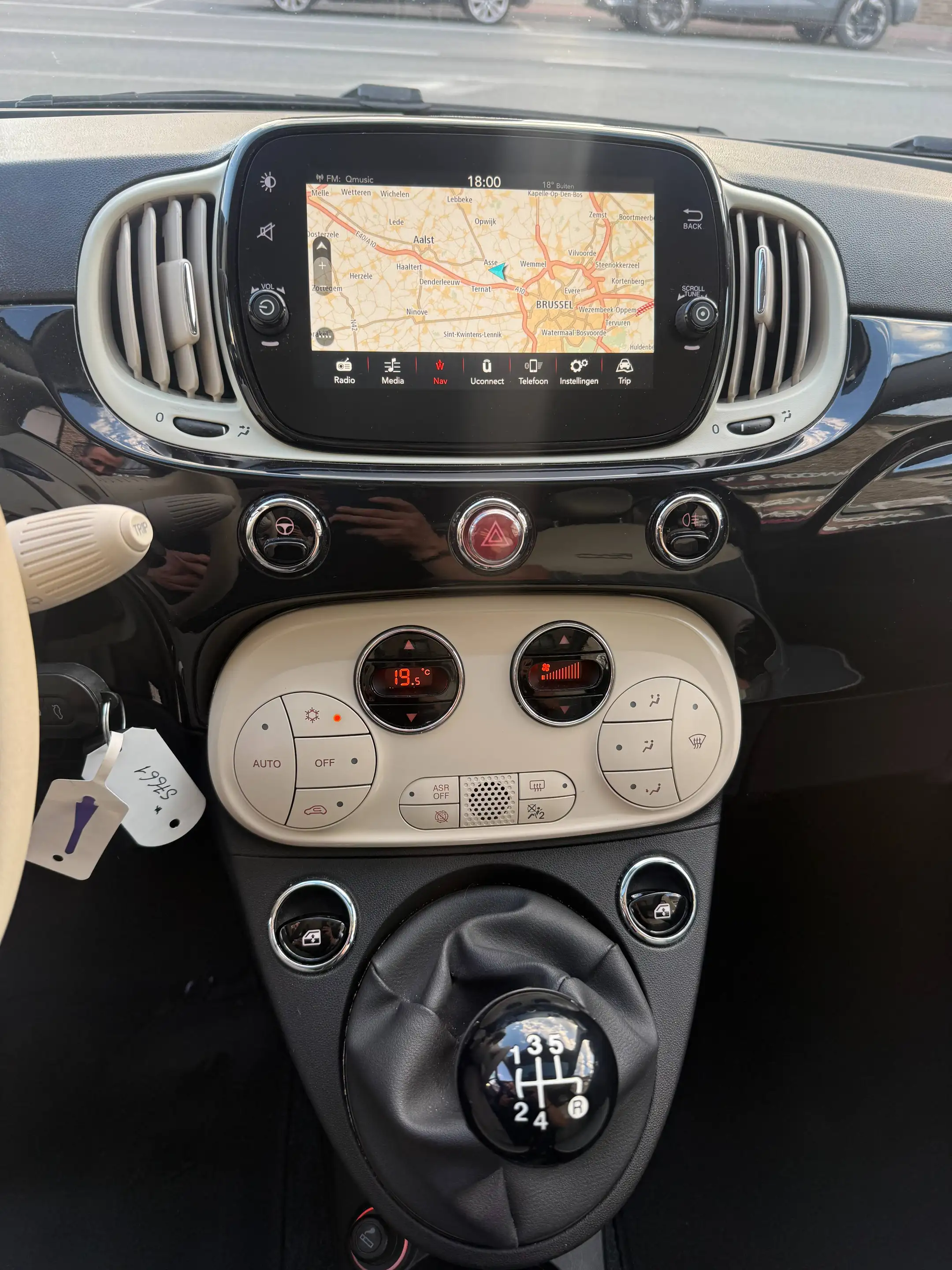 Fiat 500 500 1.2i Eleganza Panorama Navigations Clim Auto — photo 10