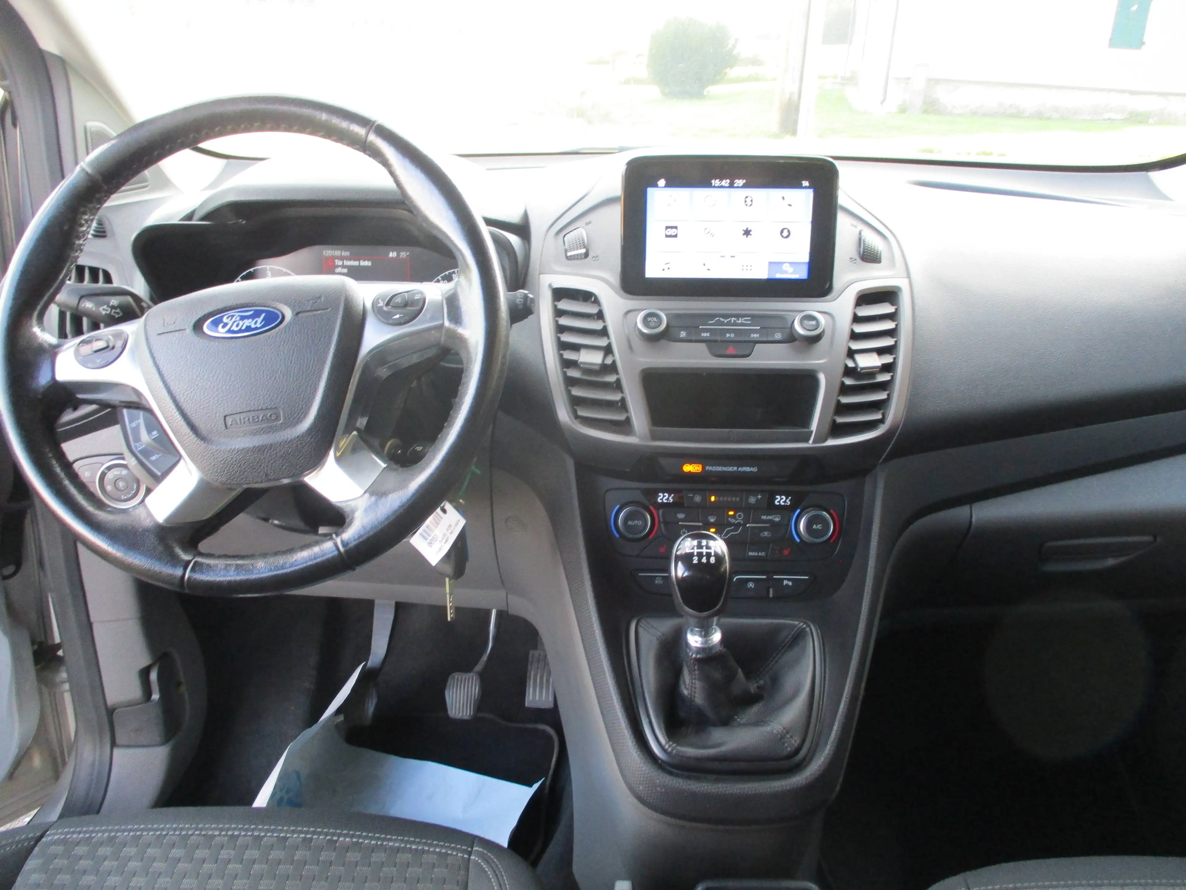 Ford Tourneo Connect Tourneo Connect Trend 1,5 TDCi L1 Trend — photo 7