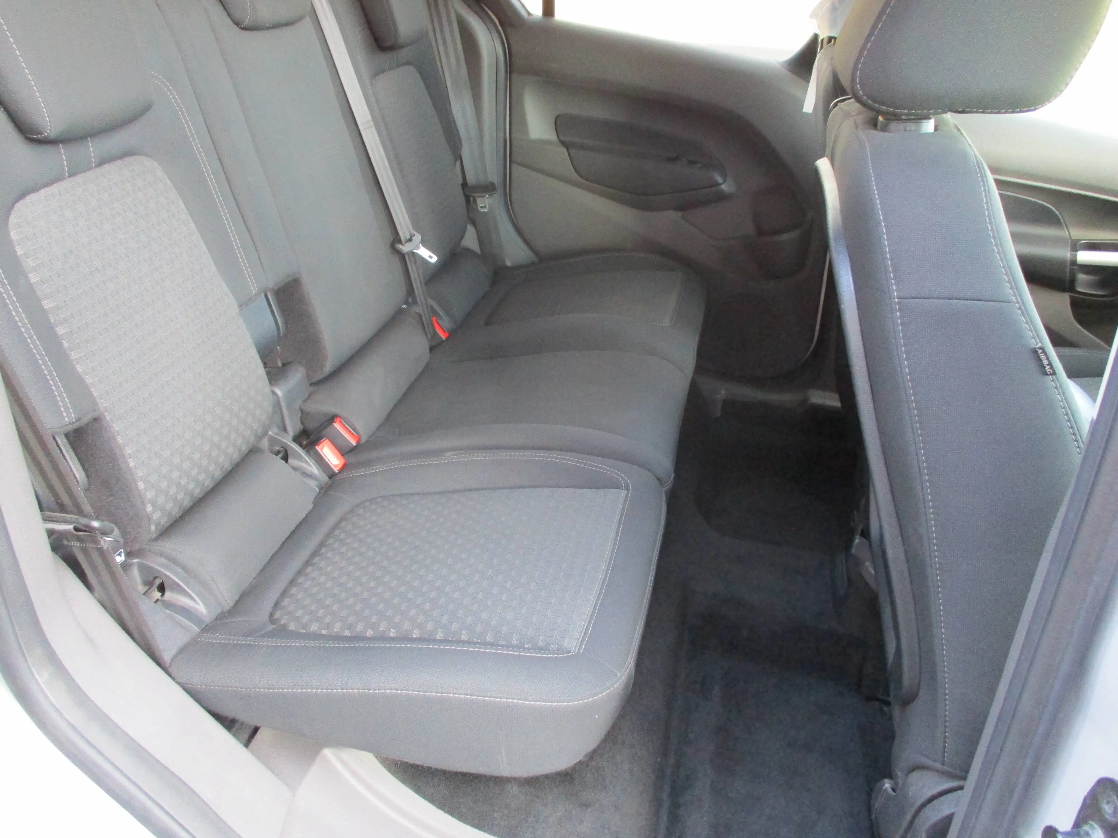 Ford Tourneo Connect Tourneo Connect Trend 1,5 TDCi L1 Trend — photo 5