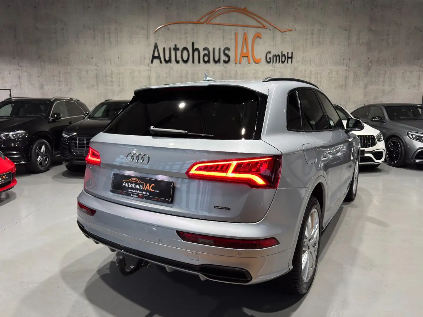 Audi Q5 40 TDI/quattro/S-Line/LED/AHK/PDC/Volldigital Argent - 2
