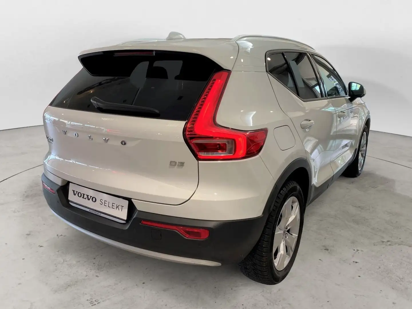 Volvo XC40 D3 150 CV Automatica NAVI LED Business Plus Blanc - 2
