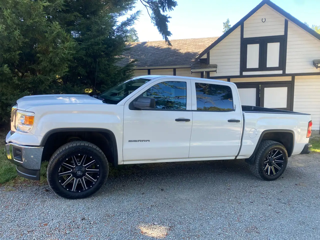 GMC Sierra 1500 photo GMC Sierra 1500