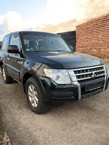 Mitsubishi Pajero 3.2 DI-D Basis (3-trg.) Autom. Navi, AHK