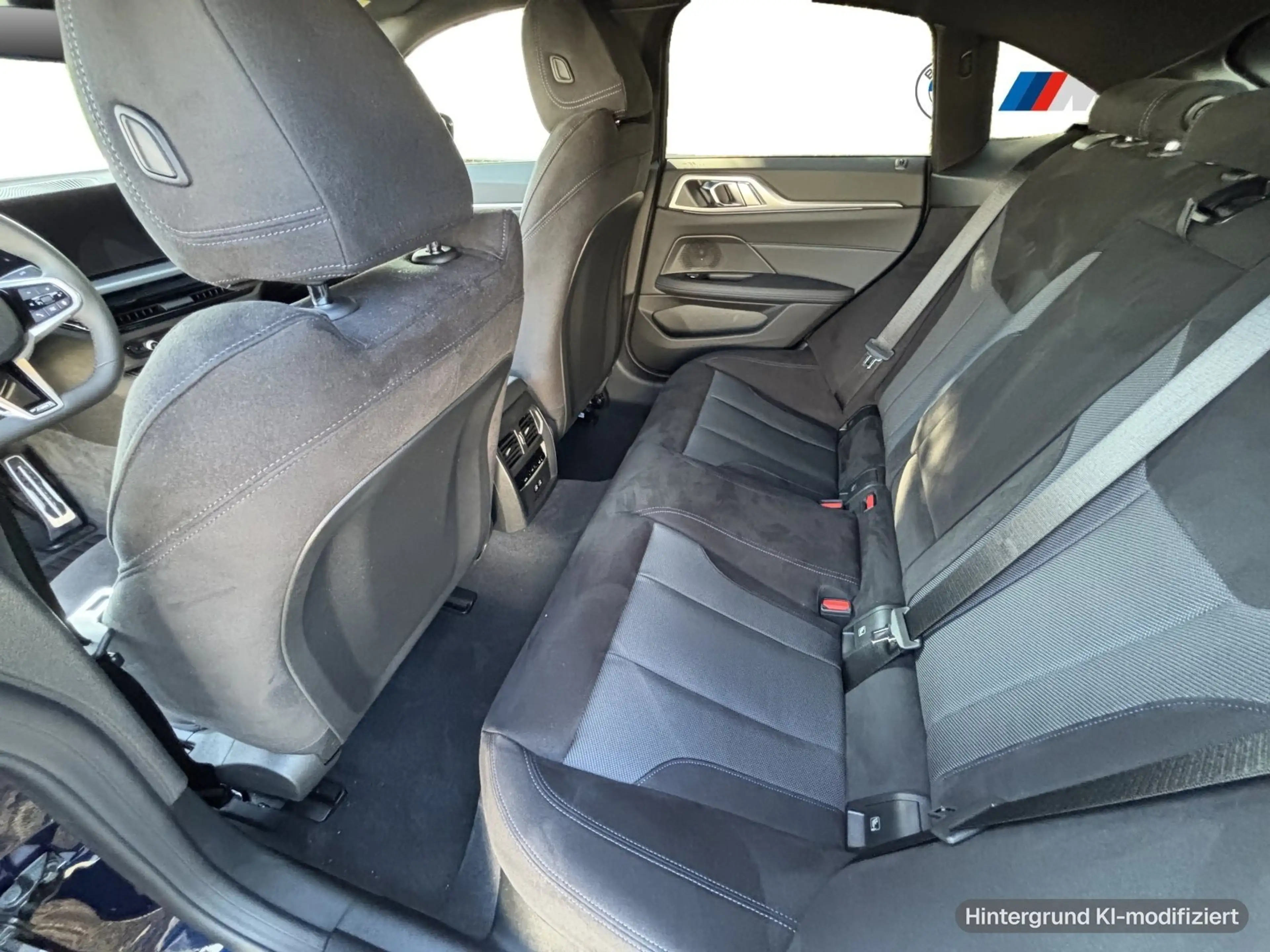 BMW i4 xDrive40 Gran Coupé M Sportpaket HiFi DAB — photo 8