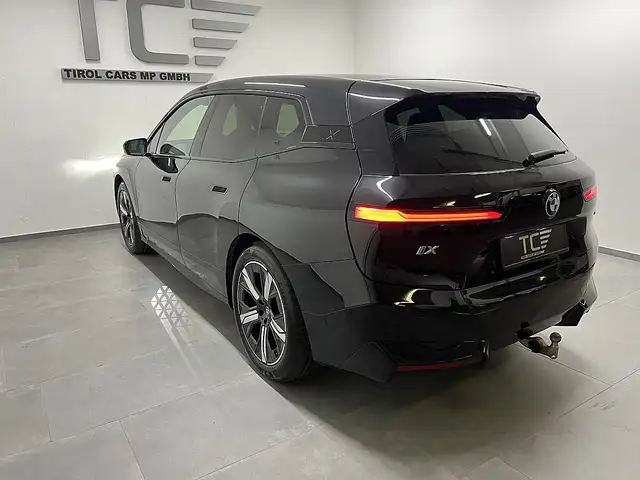BMW Ix view 6