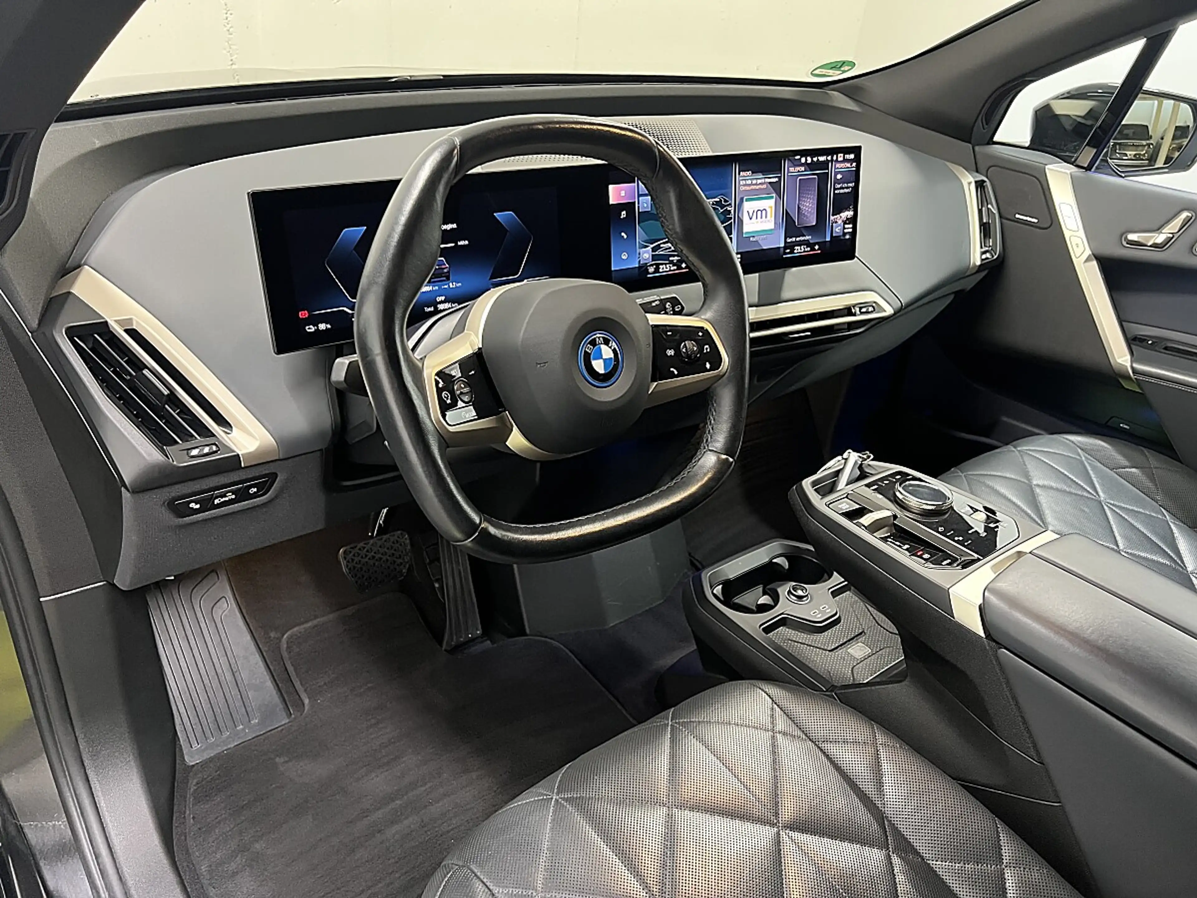 BMW iX xDrive50, Ahk, Laser, Sky Lounge, H&K,.. — photo 11
