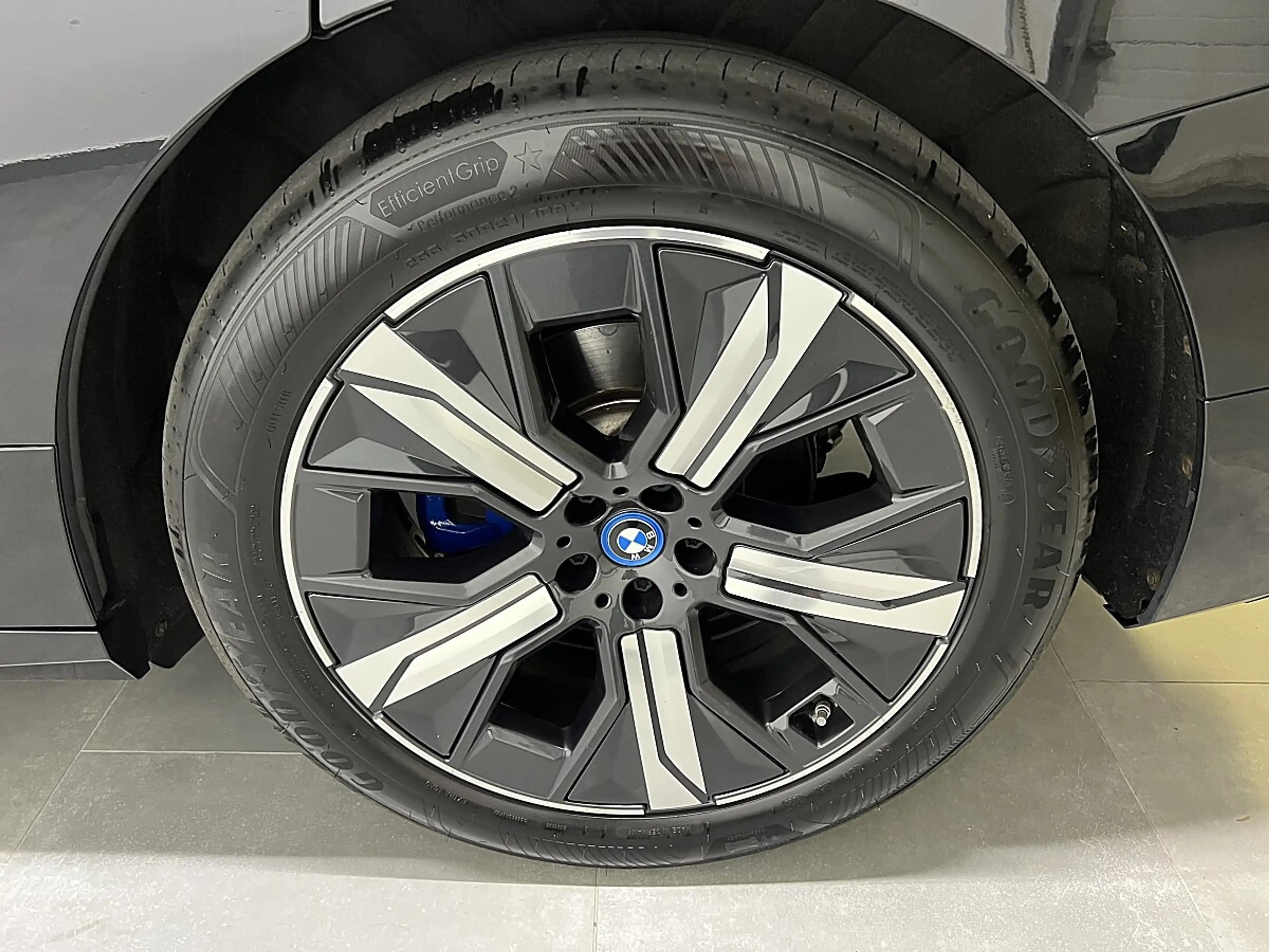 BMW iX xDrive50, Ahk, Laser, Sky Lounge, H&K,.. — photo 9