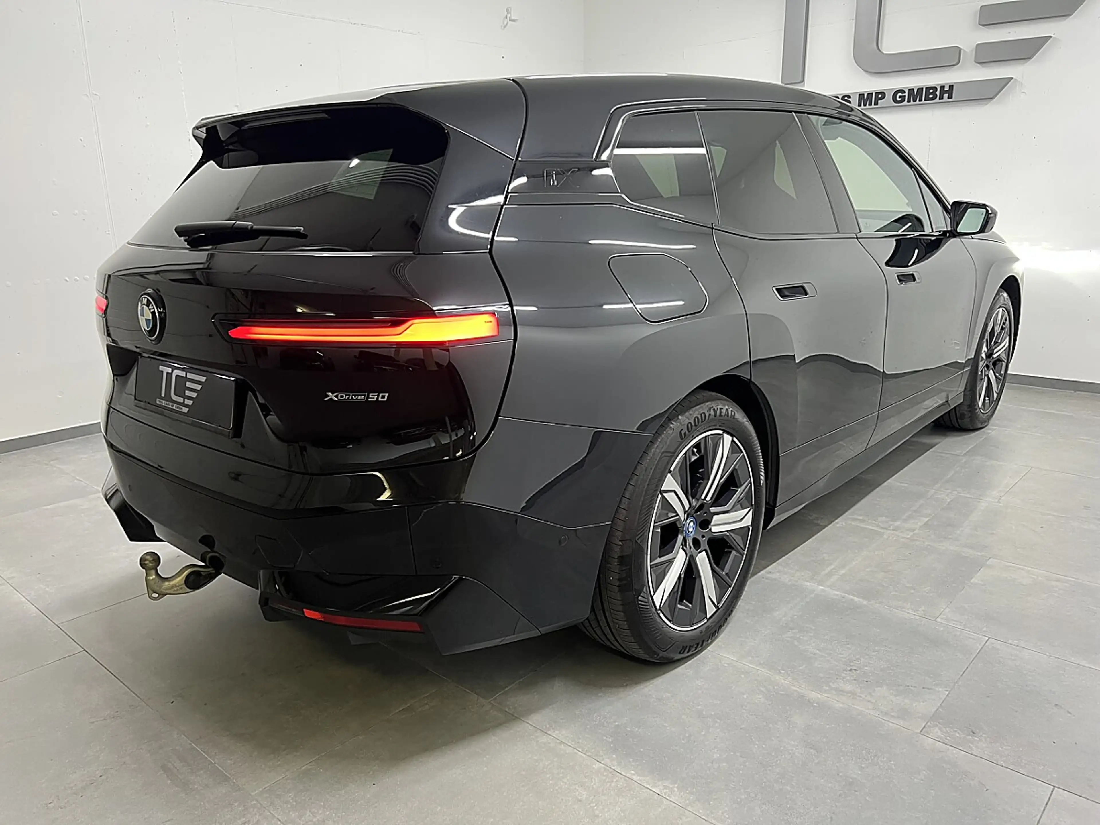 BMW iX xDrive50, Ahk, Laser, Sky Lounge, H&K,.. — photo 8
