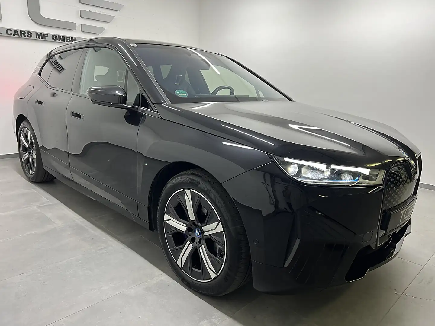 BMW iX xDrive50, Ahk, Laser, Sky Lounge, H&K,.. Schwarz - 2