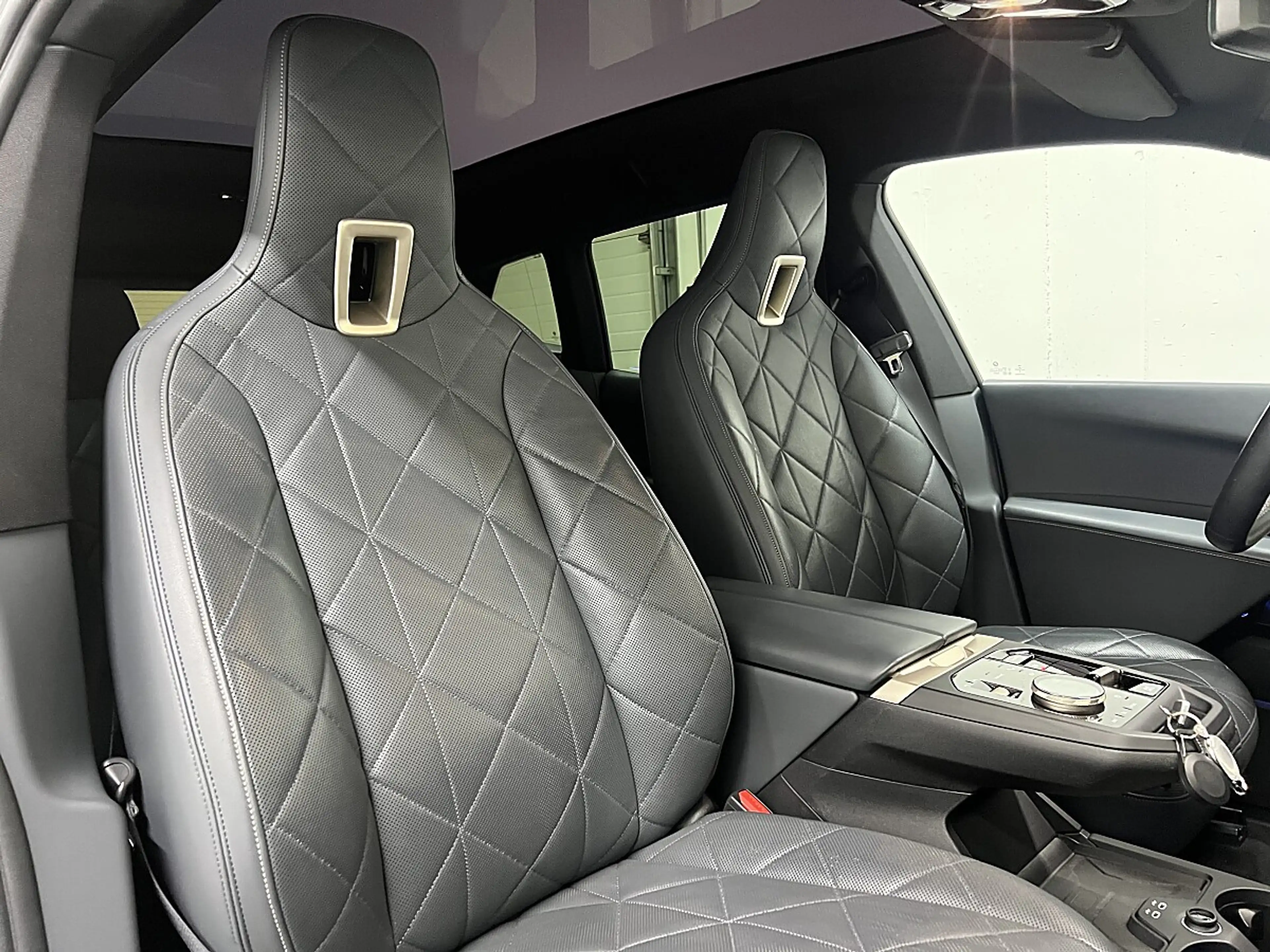 BMW iX xDrive50, Ahk, Laser, Sky Lounge, H&K,.. — photo 12