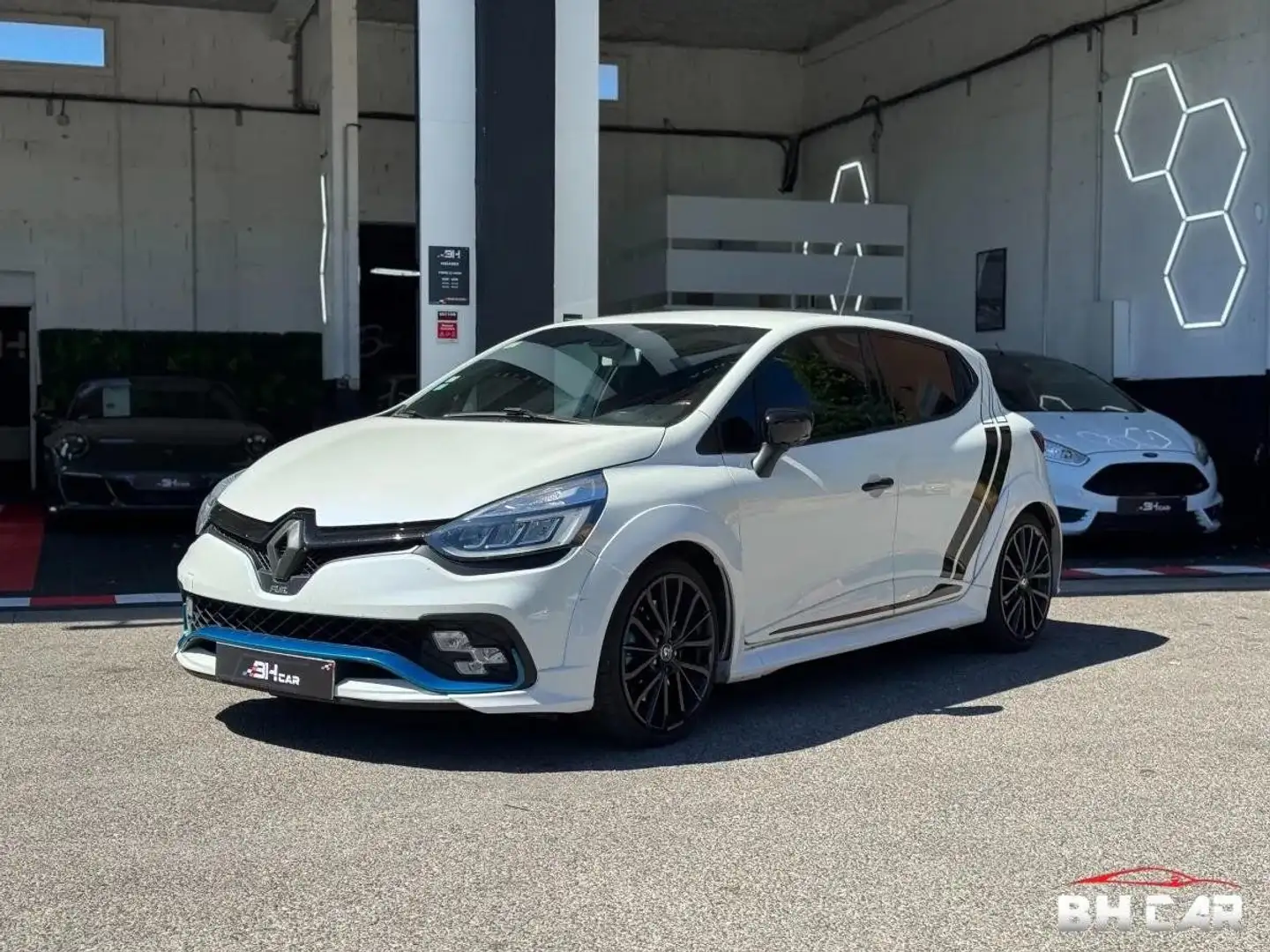 Renault Clio 4 200cv body kit monitor - 1