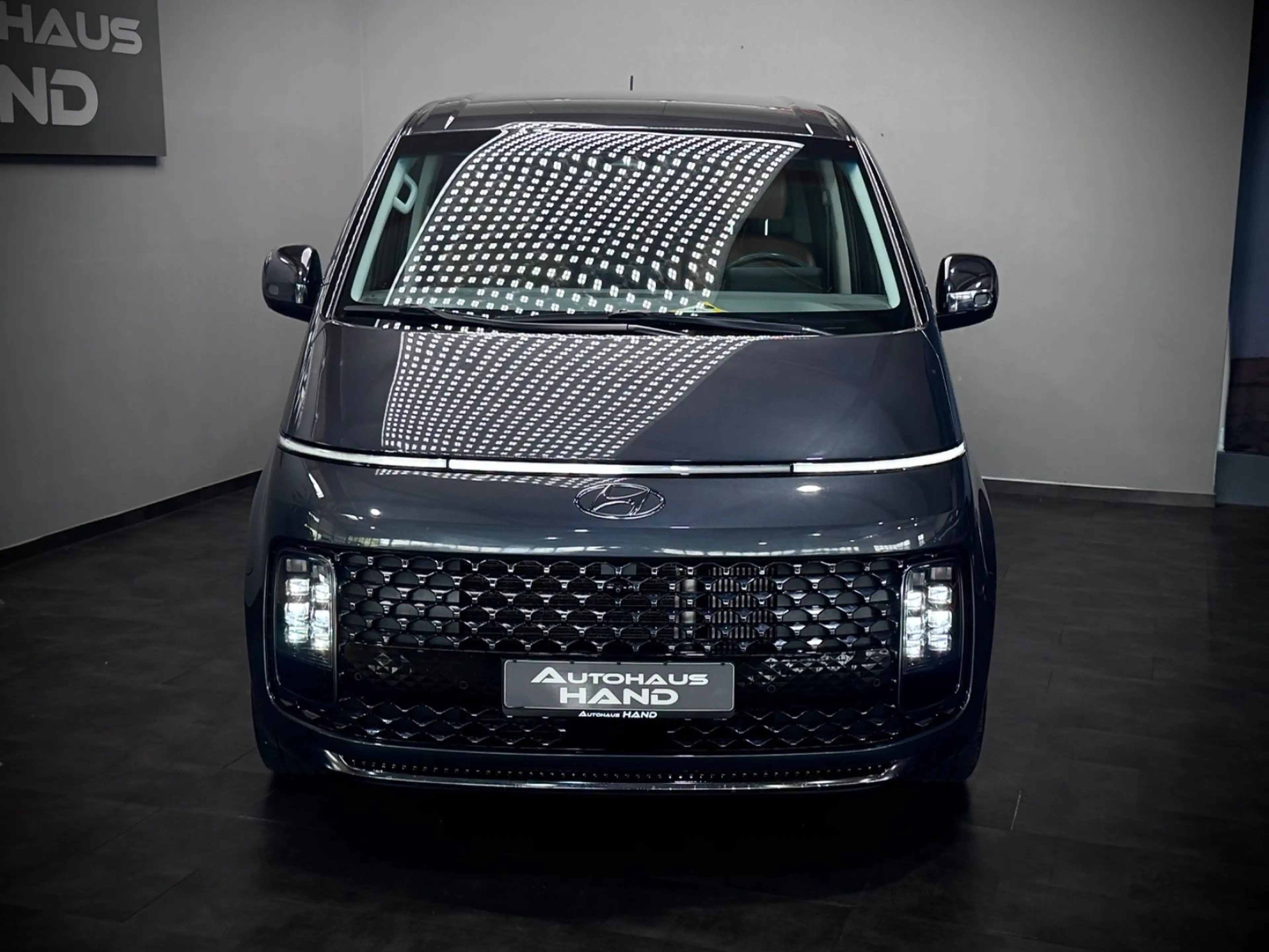 Hyundai STARIA *2.2*SIGNATURE*4WD*BOSE*360*RELAX*LED*2.Hd — photo 3