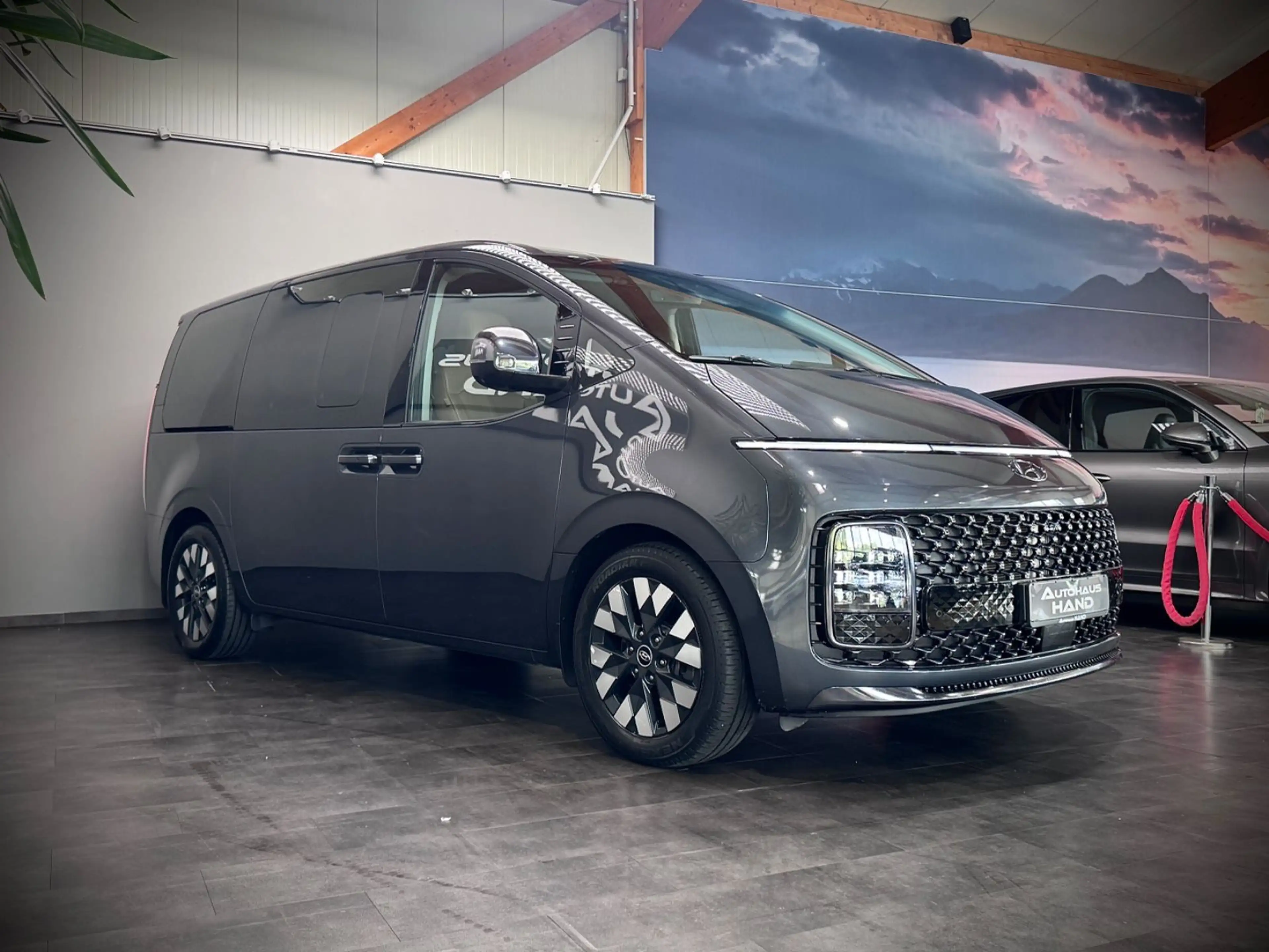 Hyundai STARIA *2.2*SIGNATURE*4WD*BOSE*360*RELAX*LED*2.Hd — photo 4