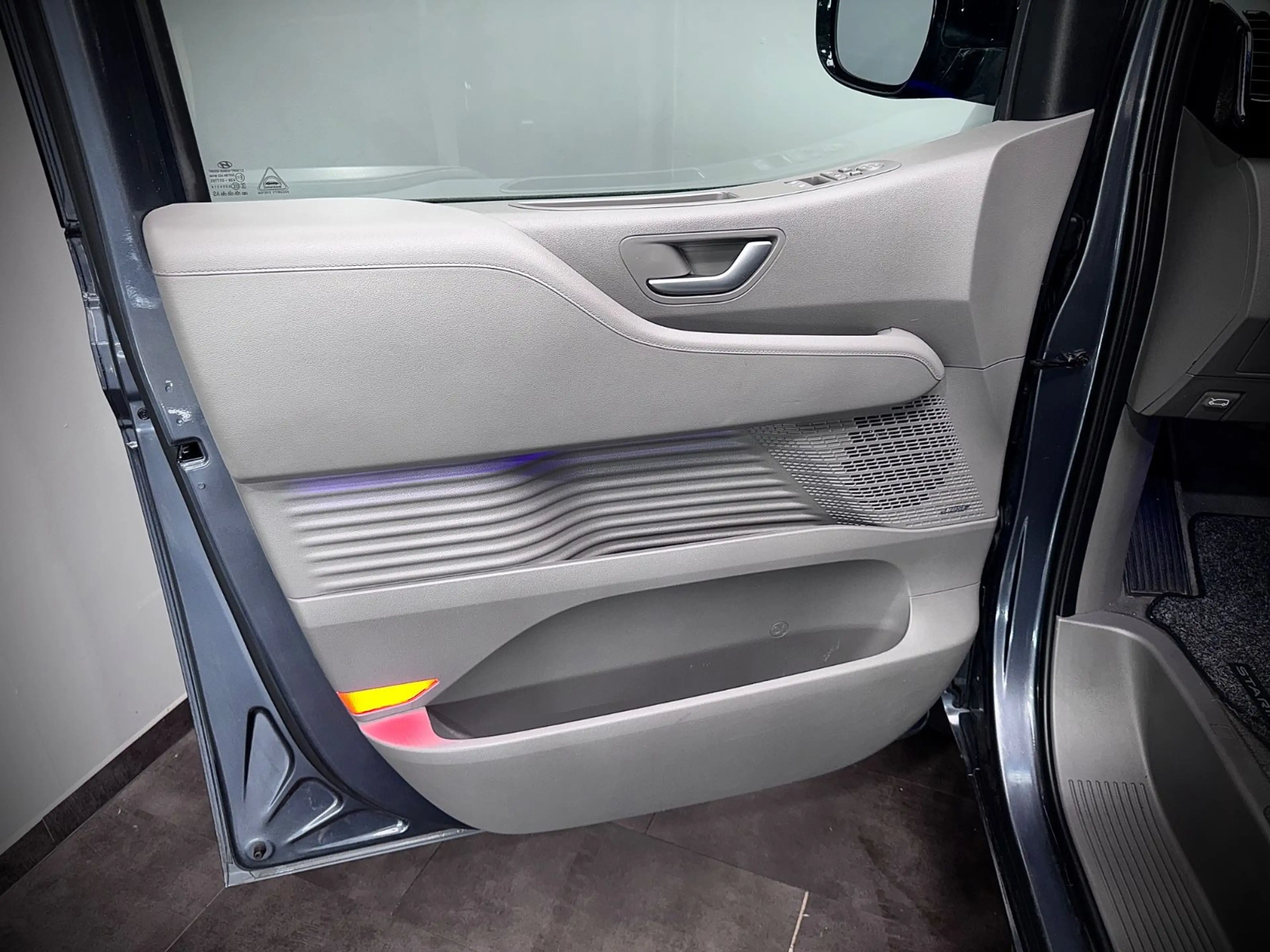 Hyundai STARIA *2.2*SIGNATURE*4WD*BOSE*360*RELAX*LED*2.Hd — photo 8