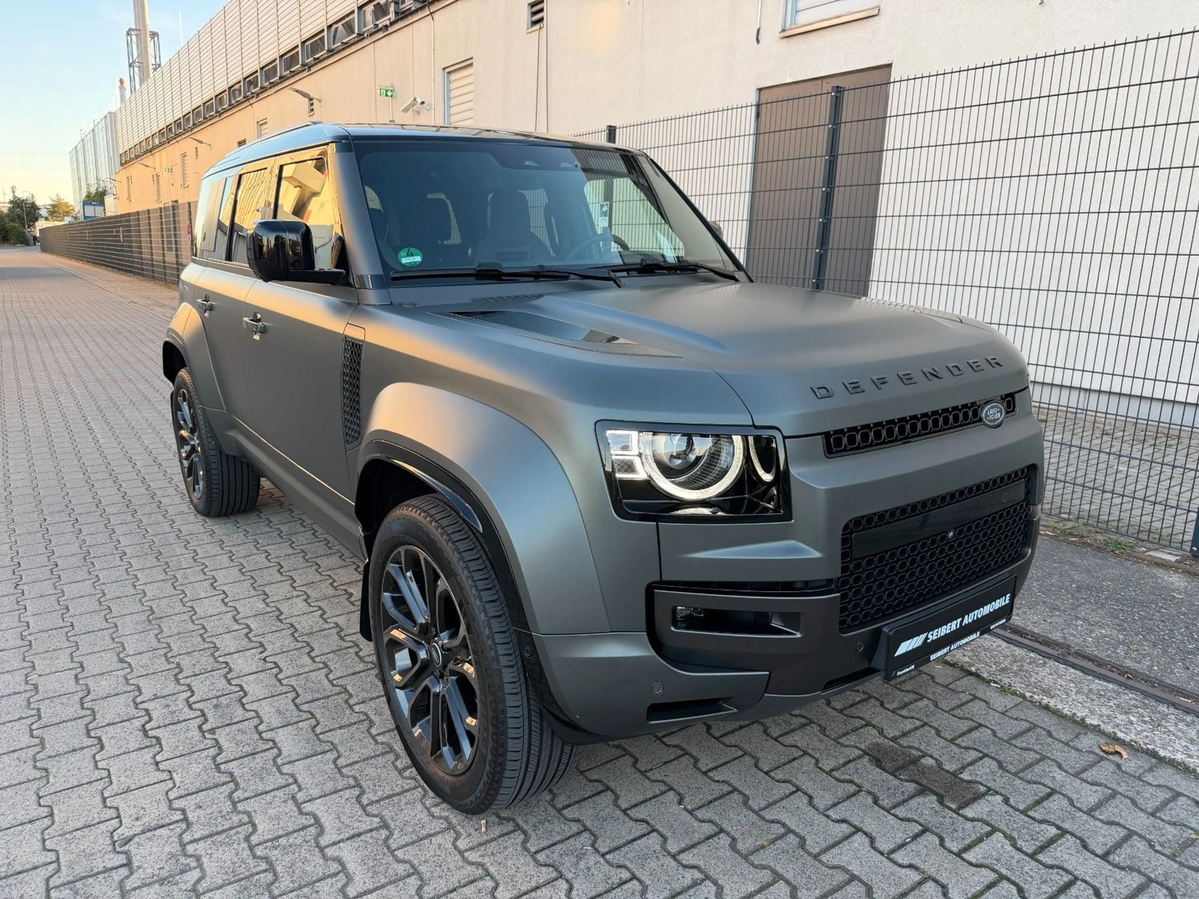 Land Rover Defender 110 OCTA Edition One