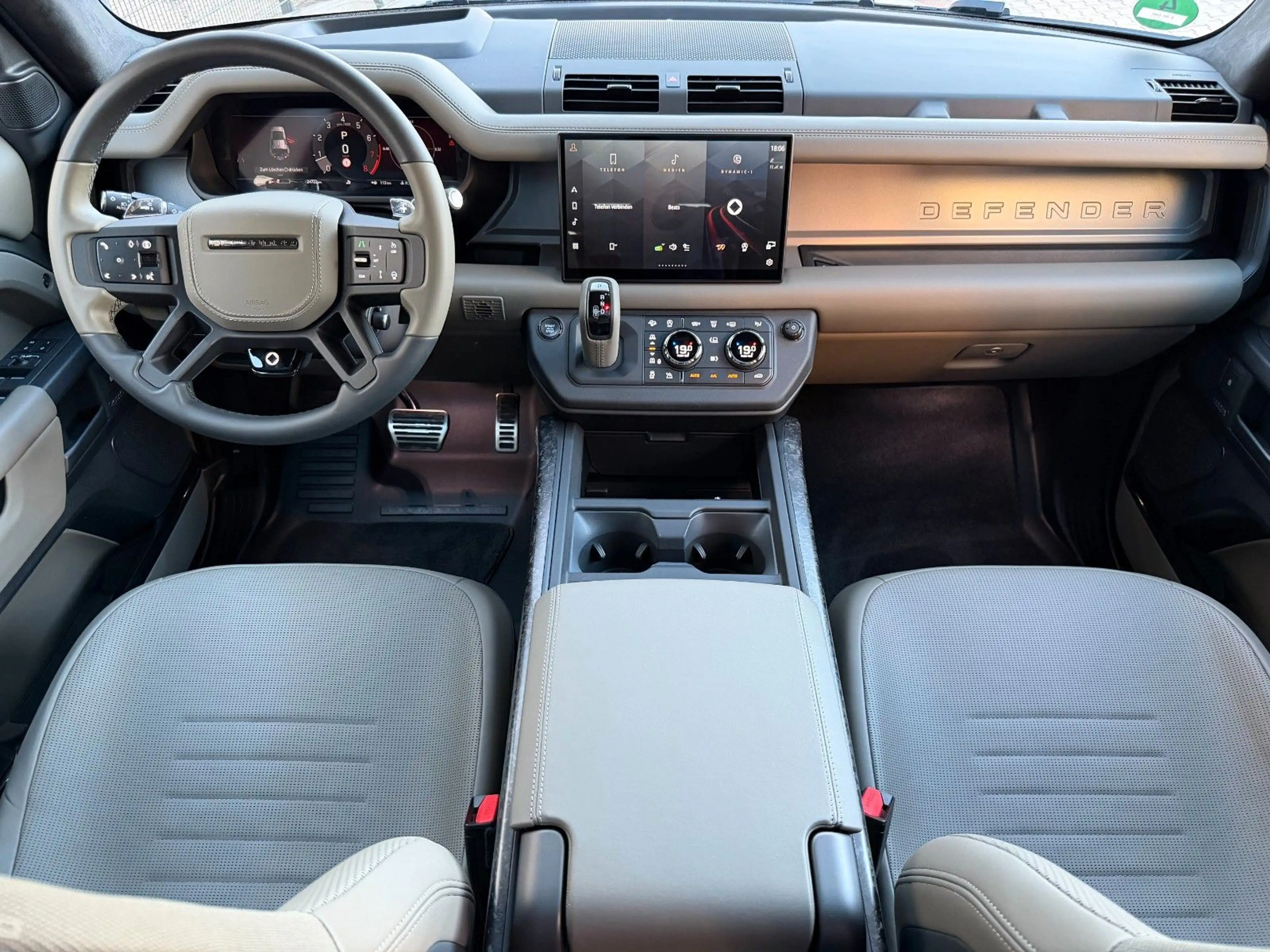Land Rover Defender 110 OCTA Edition One — photo 6