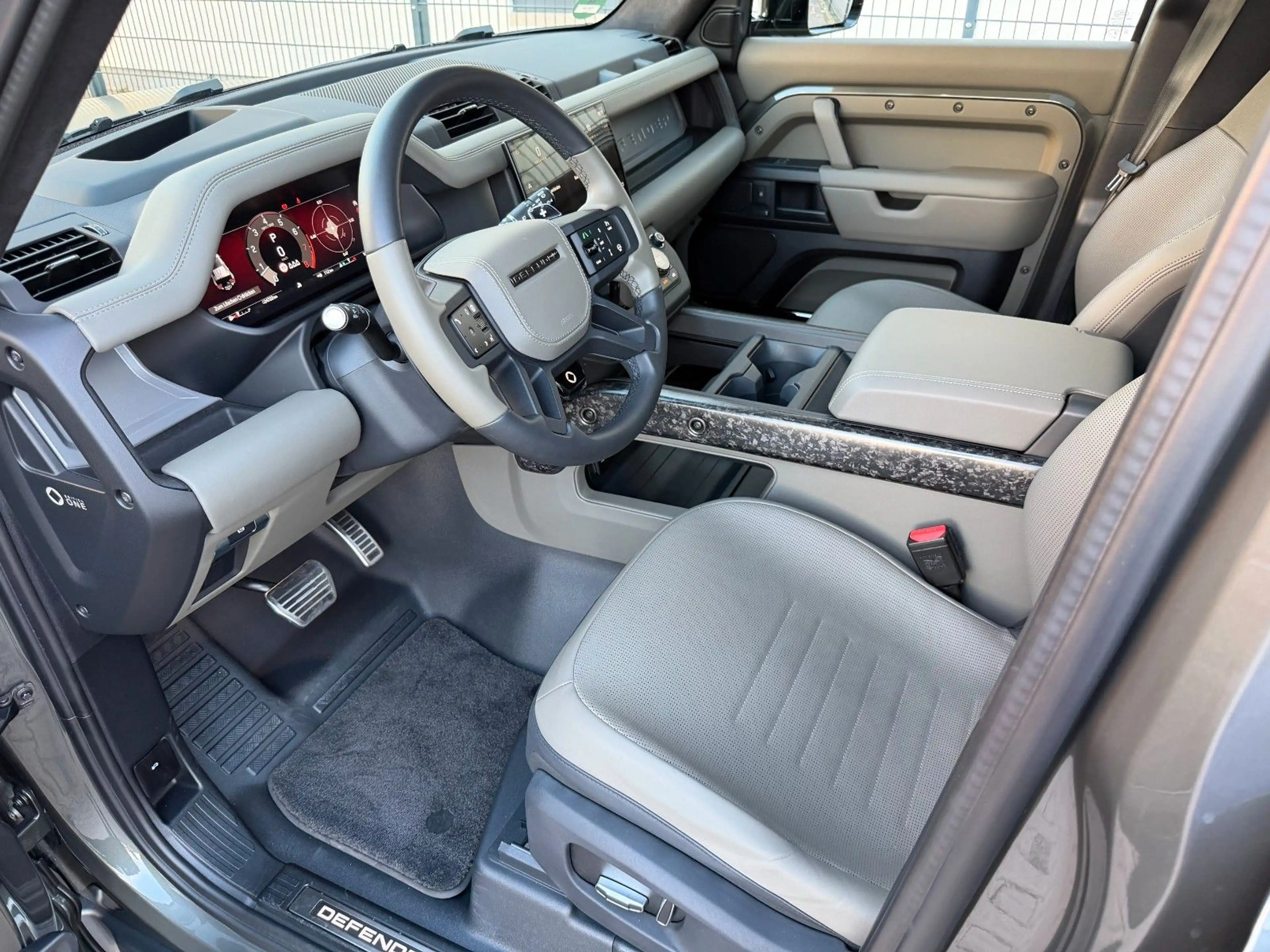Land Rover Defender 110 OCTA Edition One — photo 5