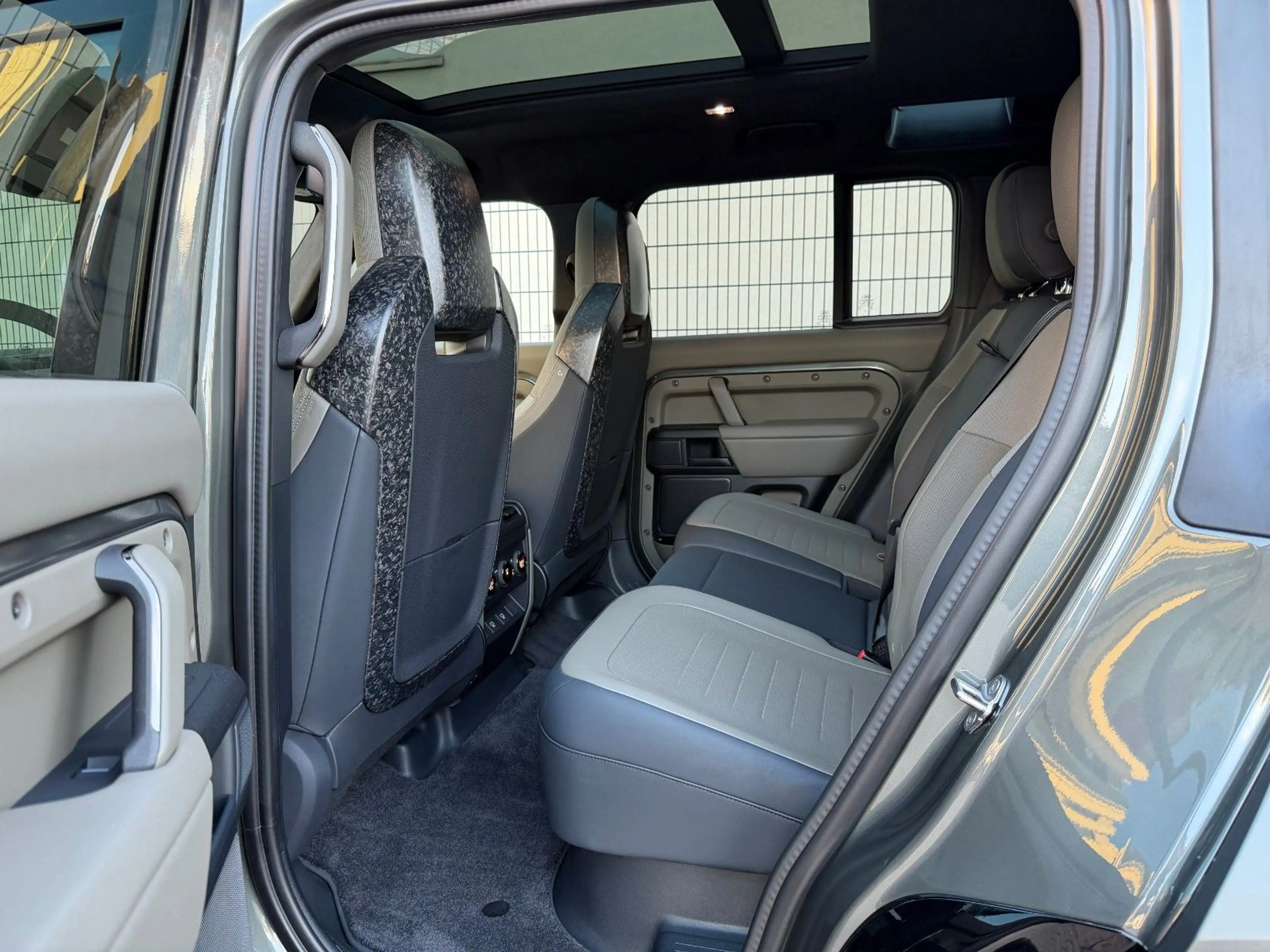 Land Rover Defender 110 OCTA Edition One — photo 14