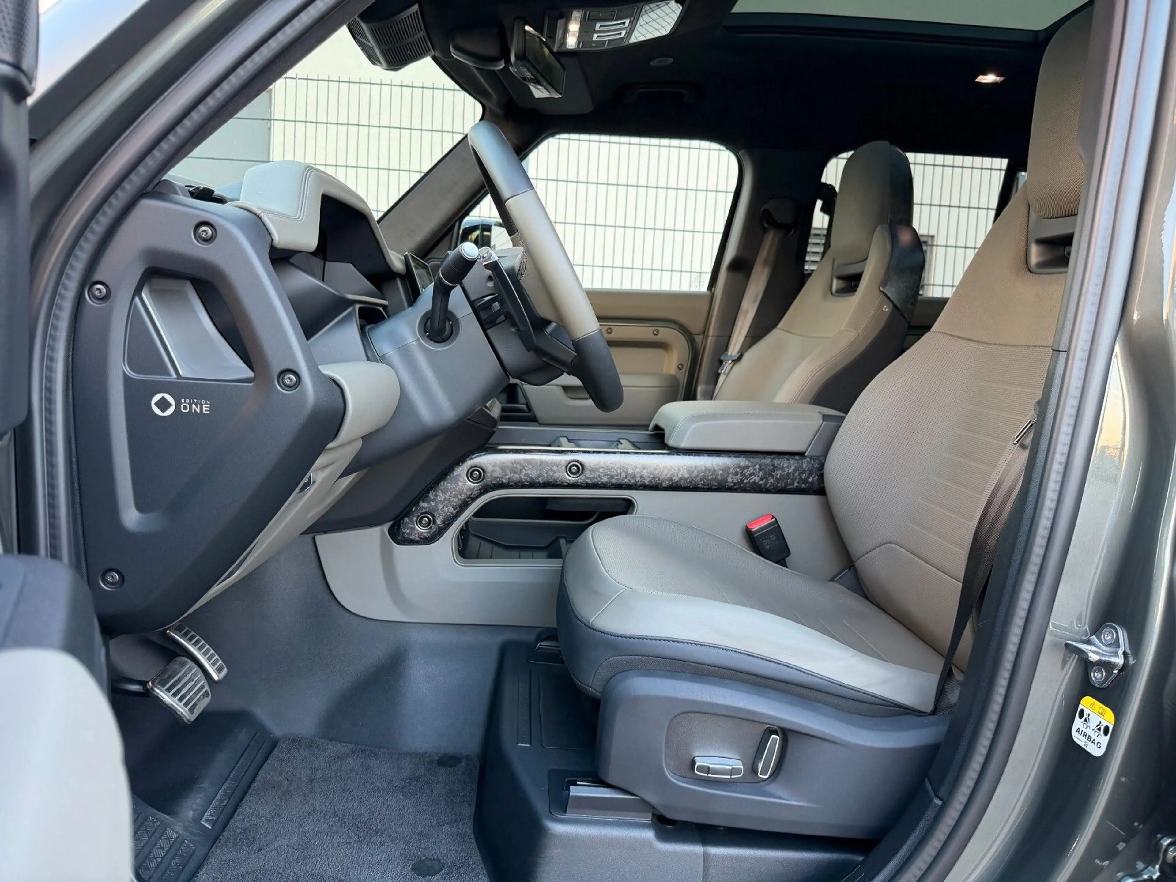 Land Rover Defender 110 OCTA Edition One — photo 4