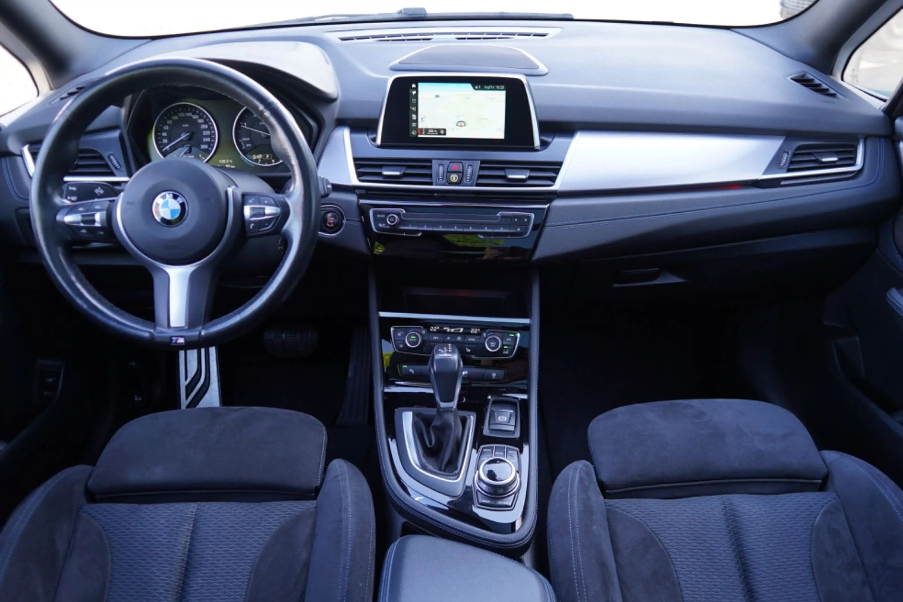 BMW 218 d Gran Tourer M Sport Alcantara Kamera 7-Sitz — photo 5