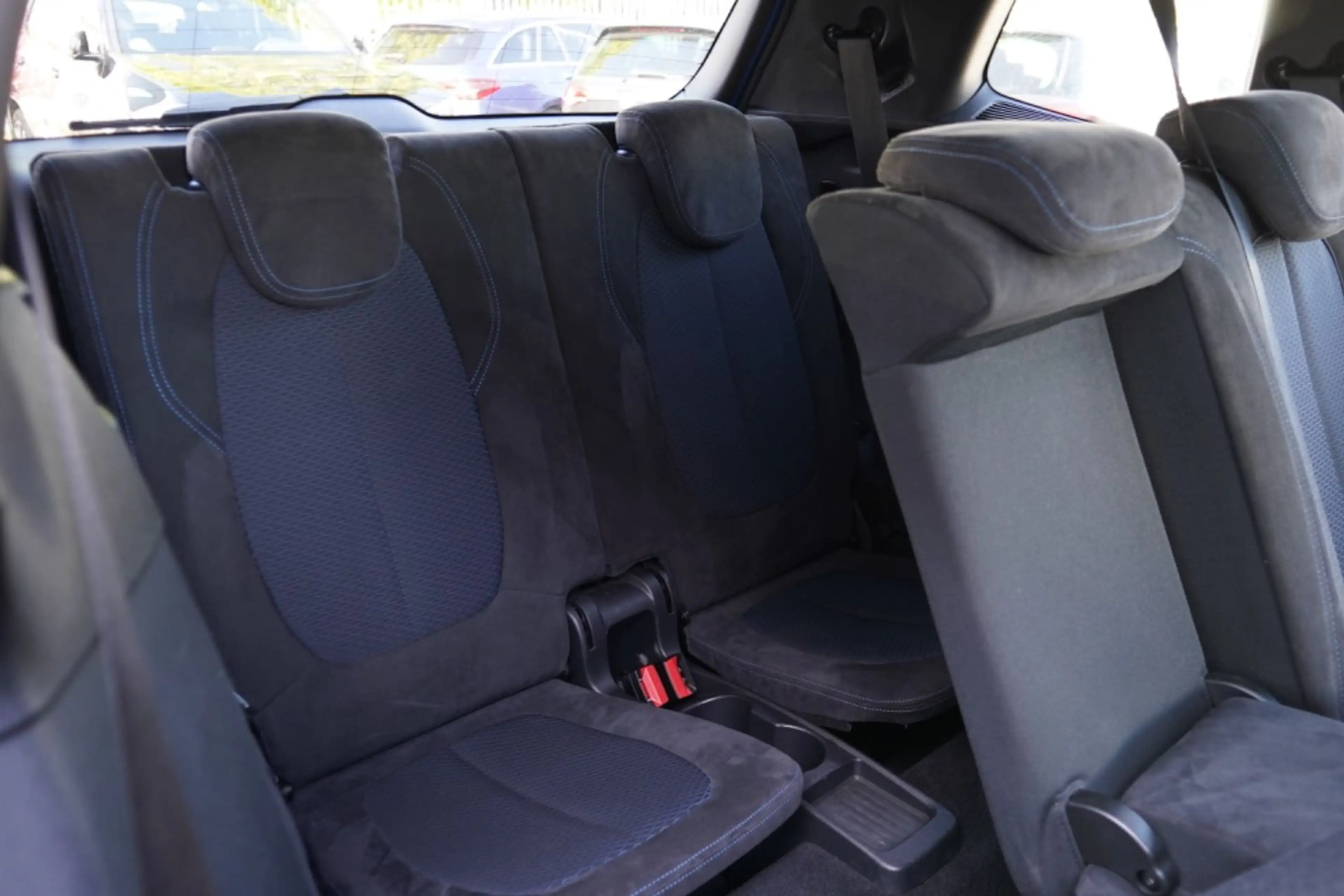 BMW 218 d Gran Tourer M Sport Alcantara Kamera 7-Sitz — photo 8