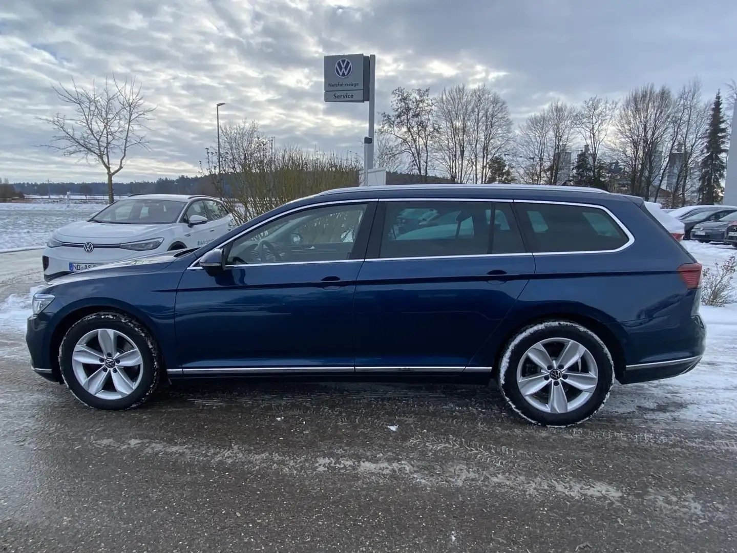 Volkswagen Passat Variant 2.0 TDI ELEGANCE NAVI+LED+APP-CON Blau - 2