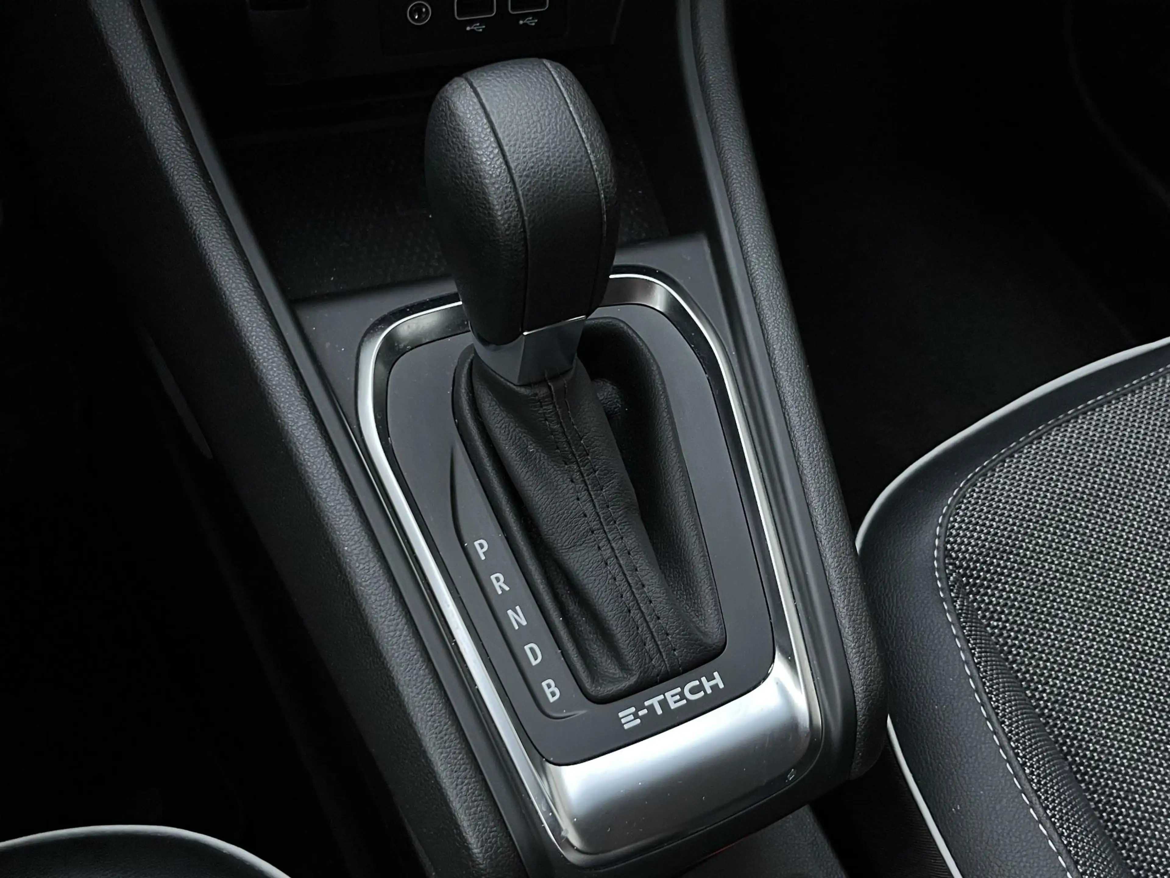 Renault Captur 1.6 E-Tech full hybrid 145 techno | Volledig Deale — photo 28