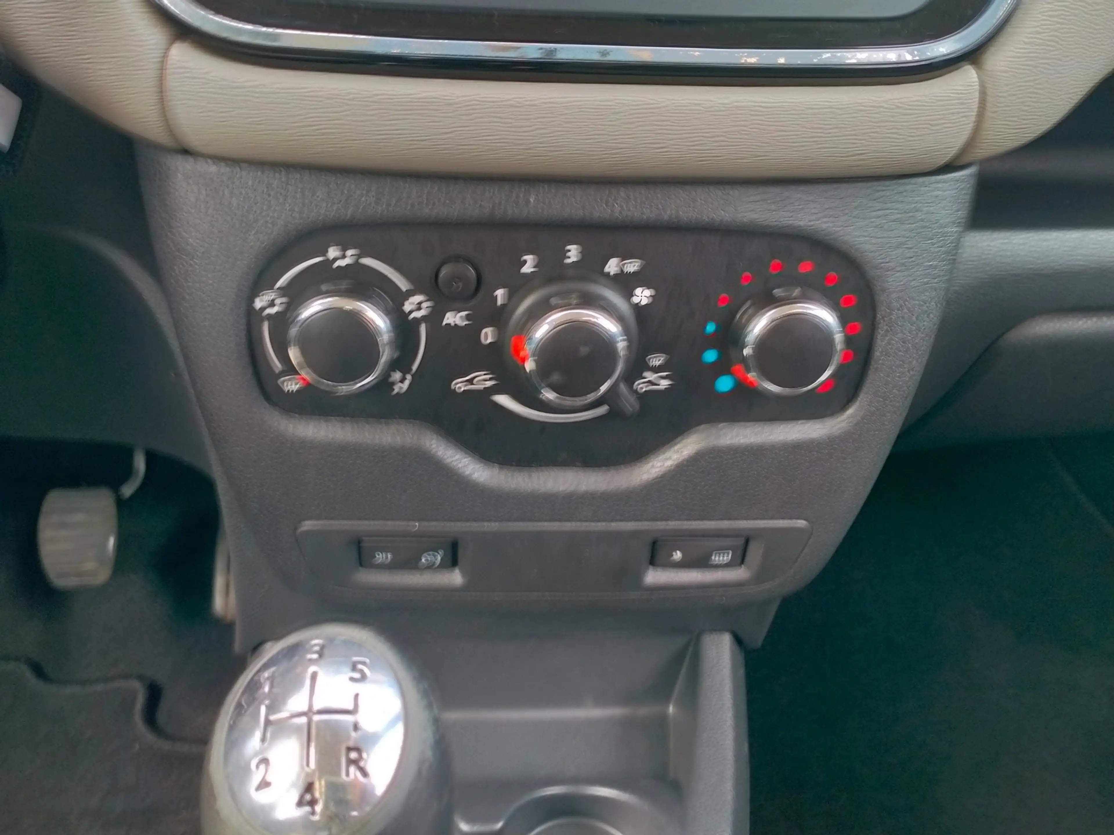 Dacia Lodgy 1.2 TCe Prestige 5p. navi trekhaak recent ketting — photo 19