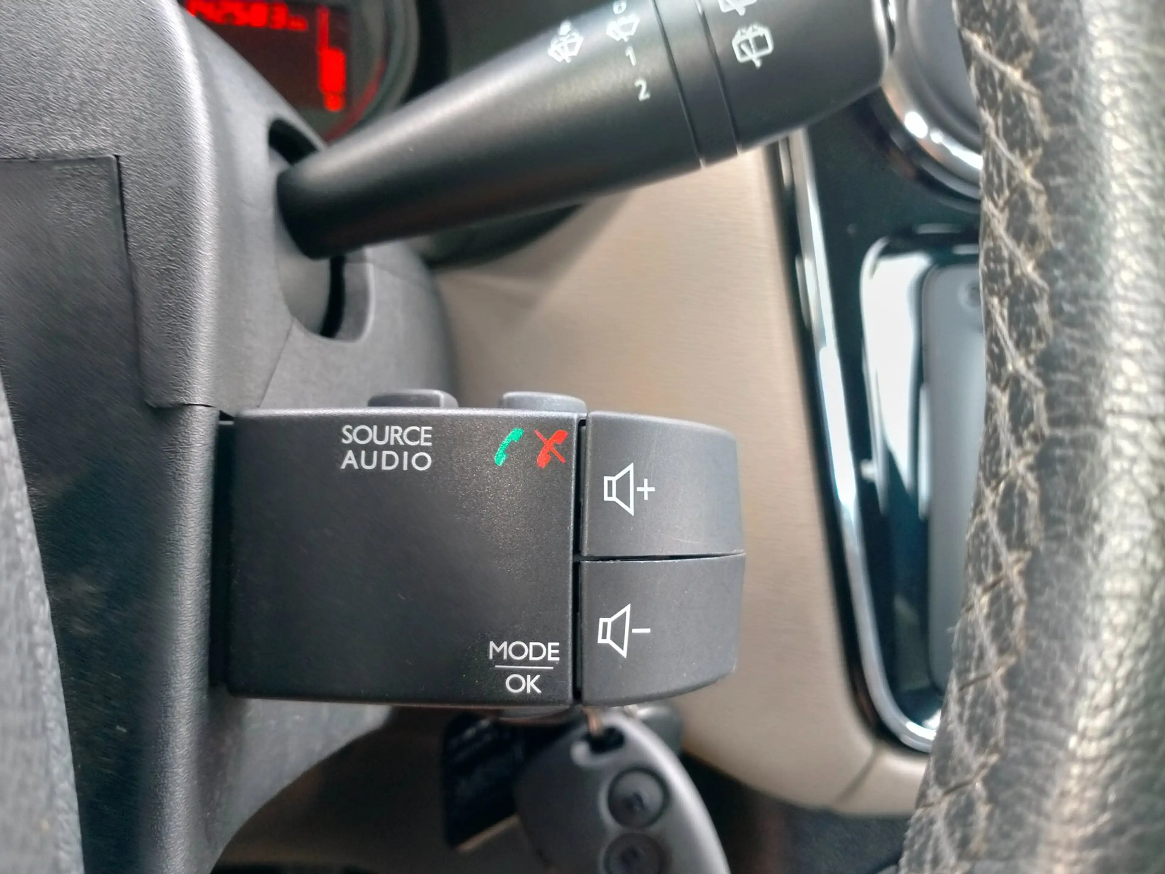 Dacia Lodgy 1.2 TCe Prestige 5p. navi trekhaak recent ketting — photo 23