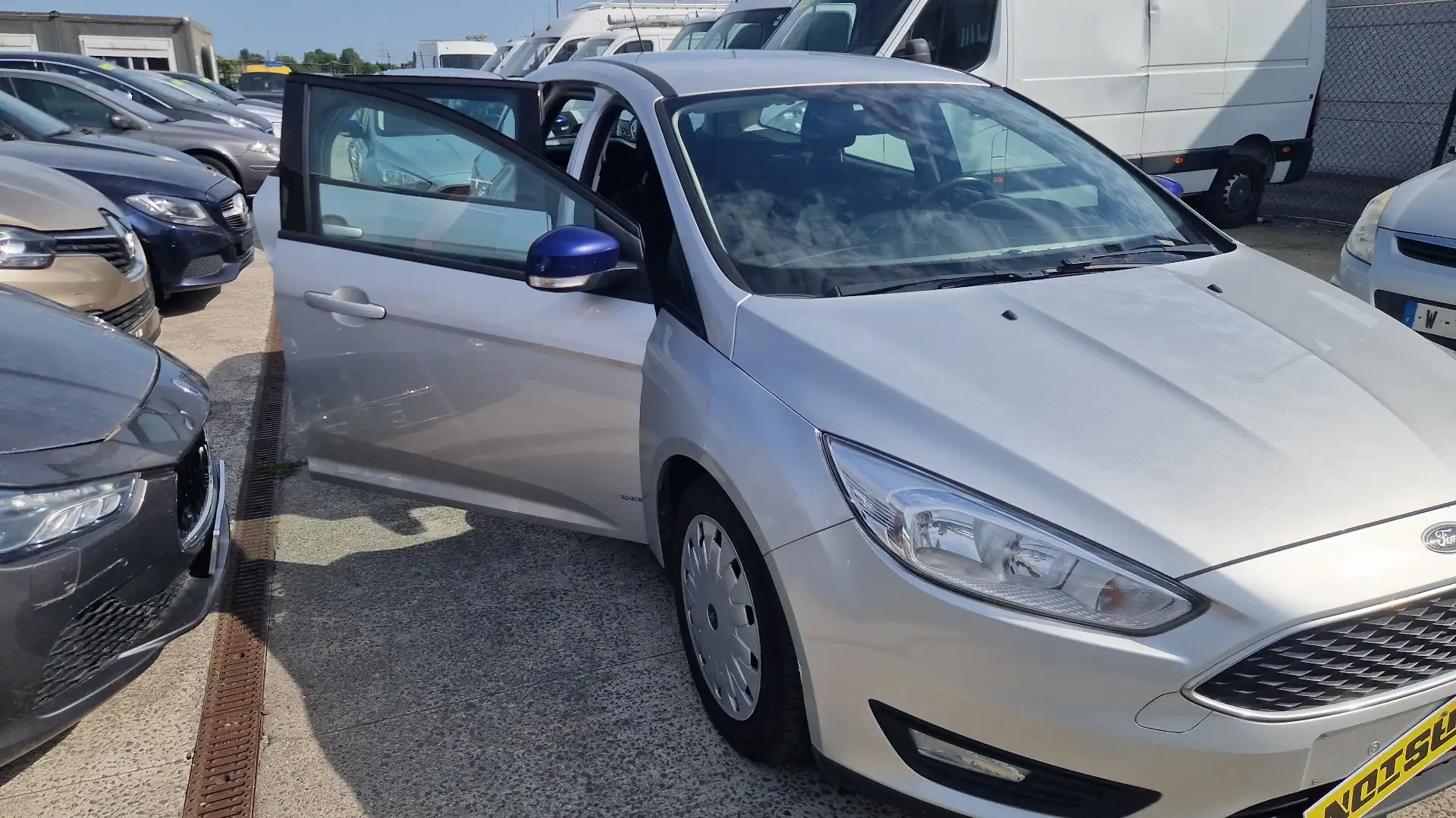 Ford Focus 1.5 TDCi ECOnetic Business Class Gris - 1