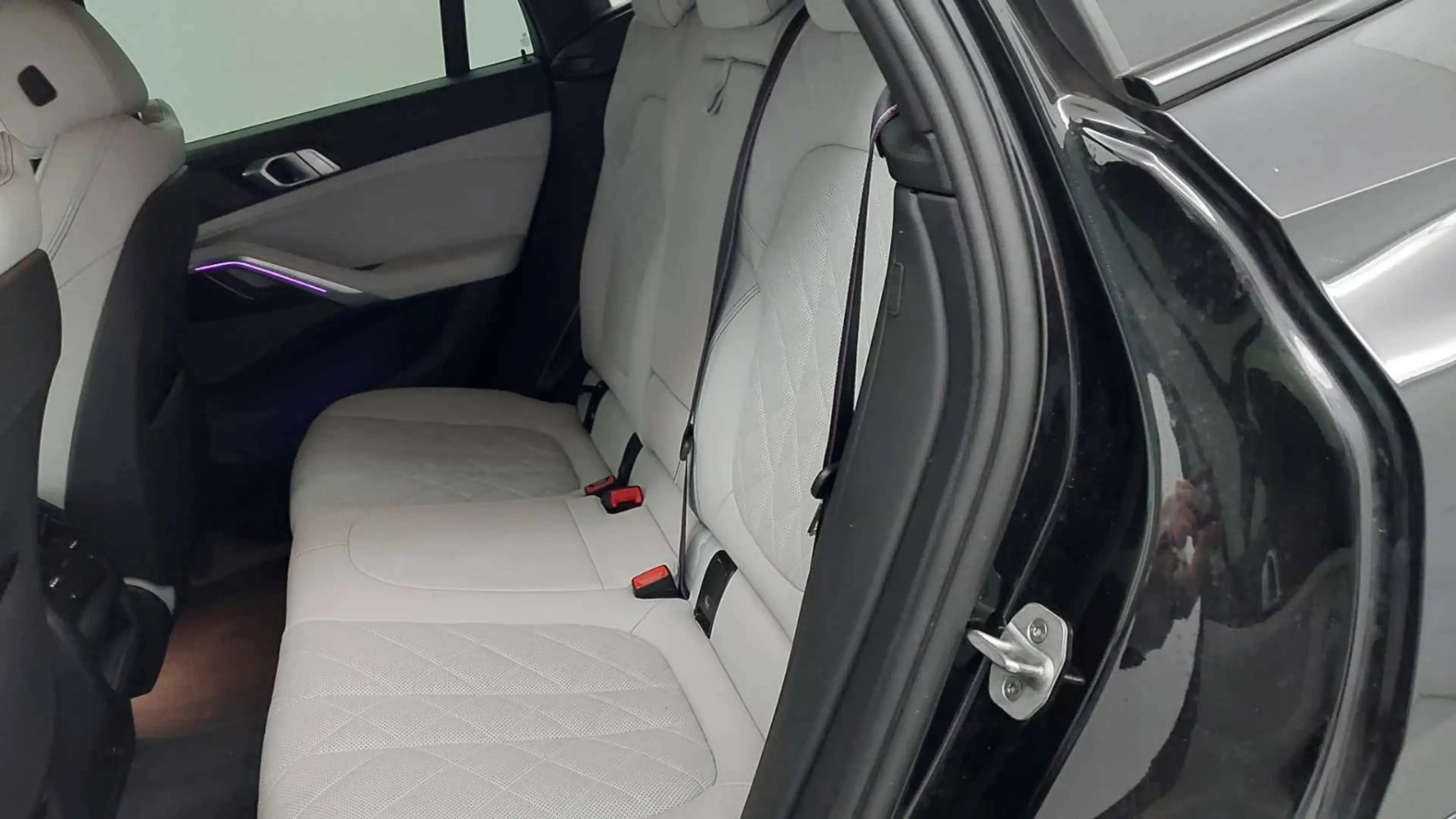 BMW X6 30d xDrive M Sport Pro*22´´AHK,360°HUD,HK,ACC — photo 8