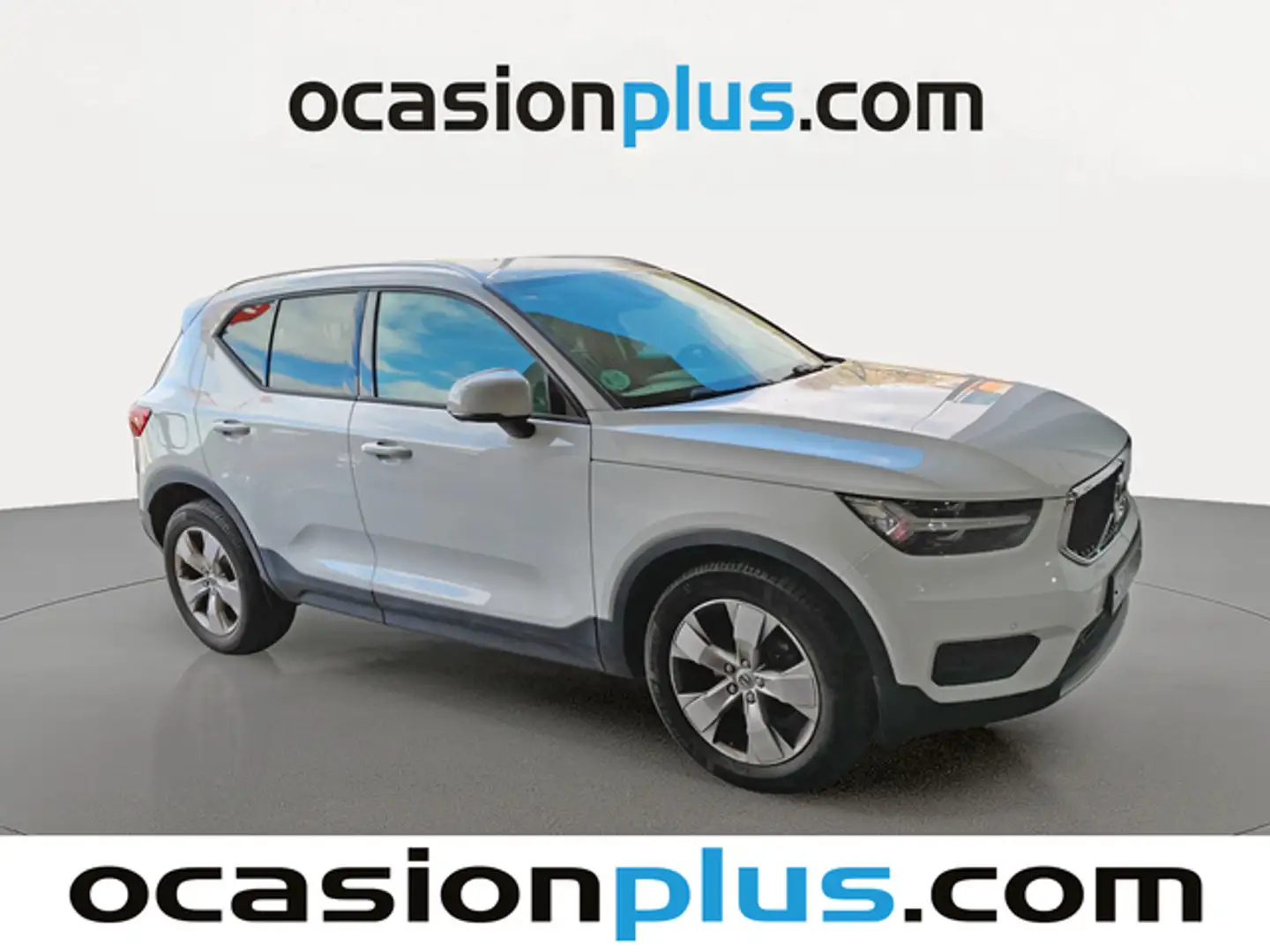 Volvo XC40 T3 Momentum Bianco - 2