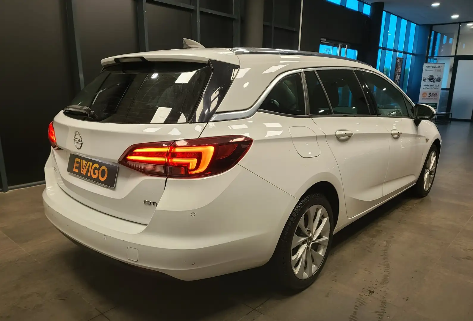 Opel Astra TOURER 1.6 CDTI 136ch ECOFLEX INNOVATION - 2