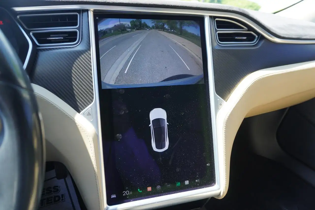 Tesla Model S photo Tesla Model S