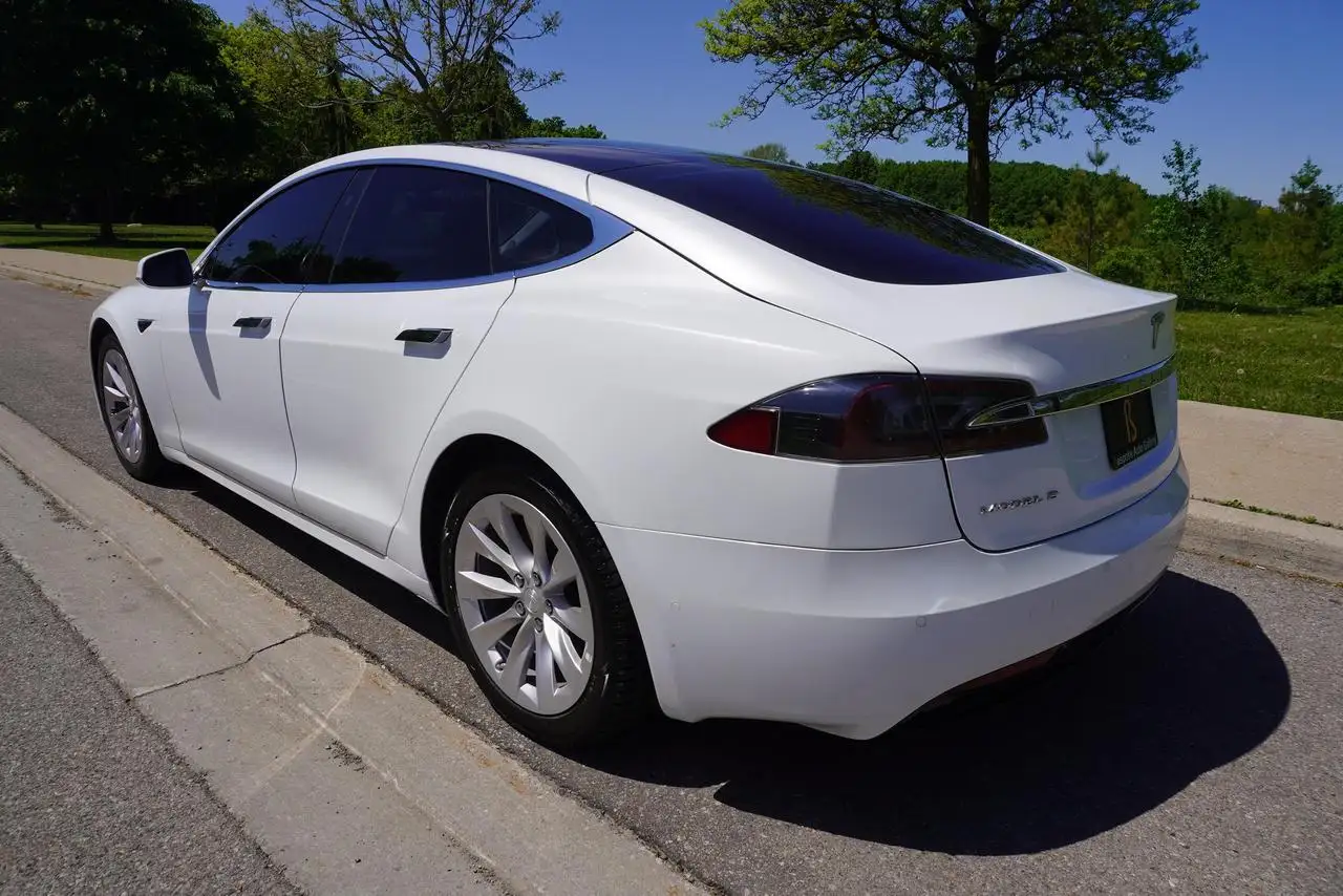 Tesla Model S photo Tesla Model S